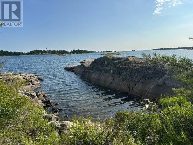 1 A207 ISLAND