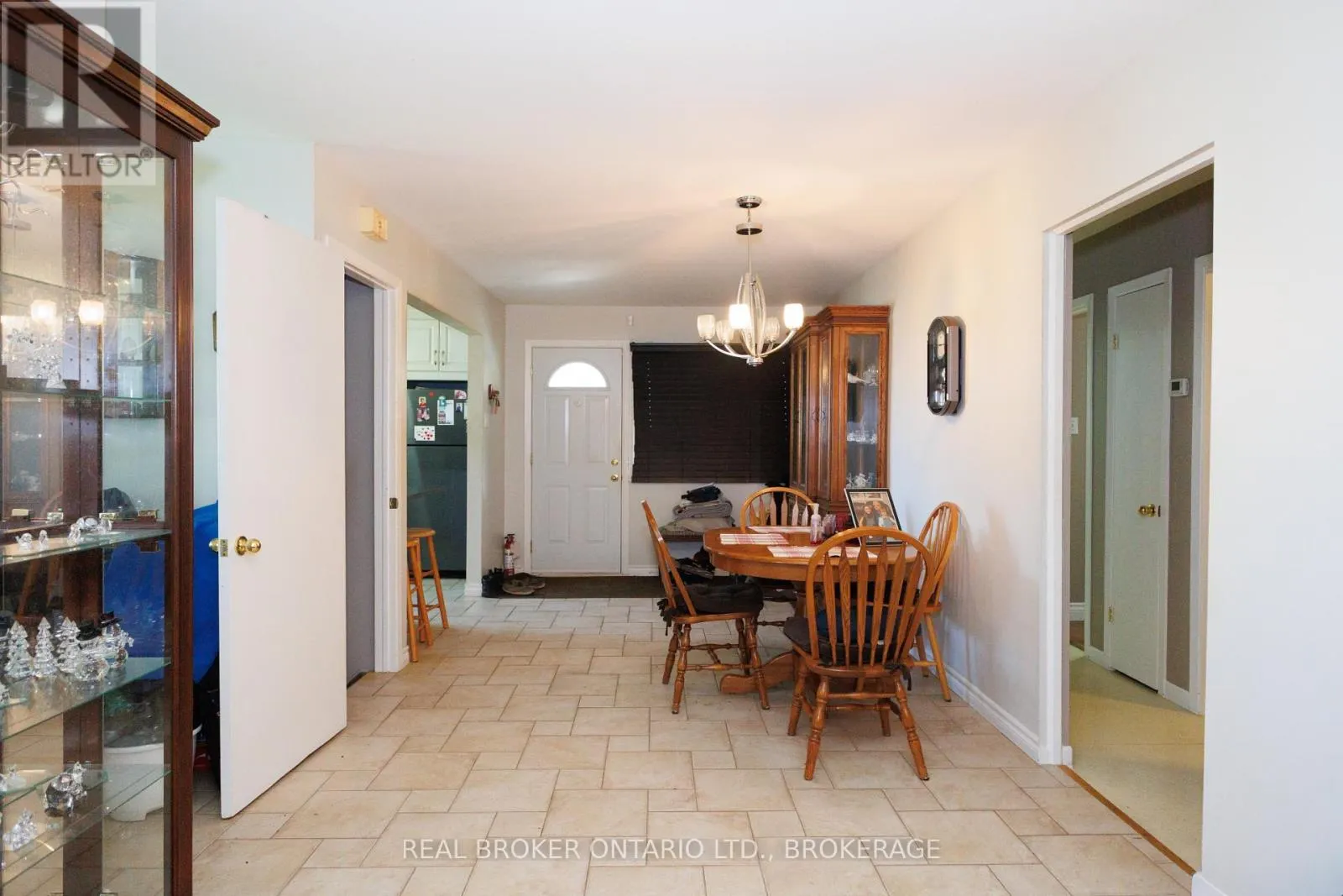 76 KINCARDINE STREET W