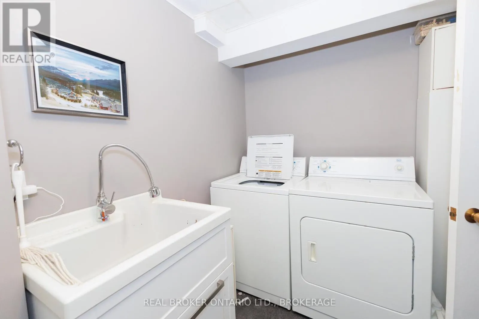 76 KINCARDINE STREET W