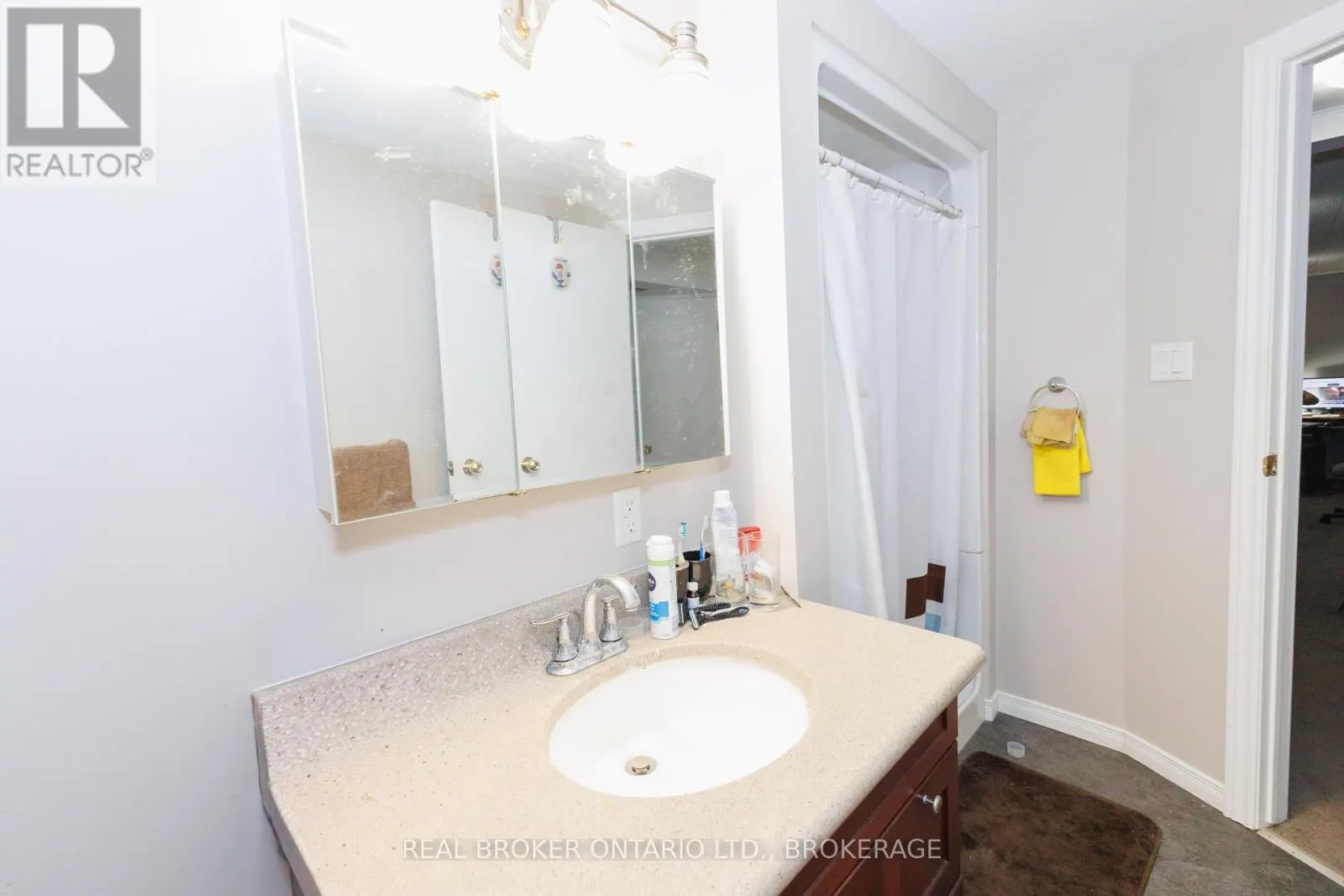76 KINCARDINE STREET W
