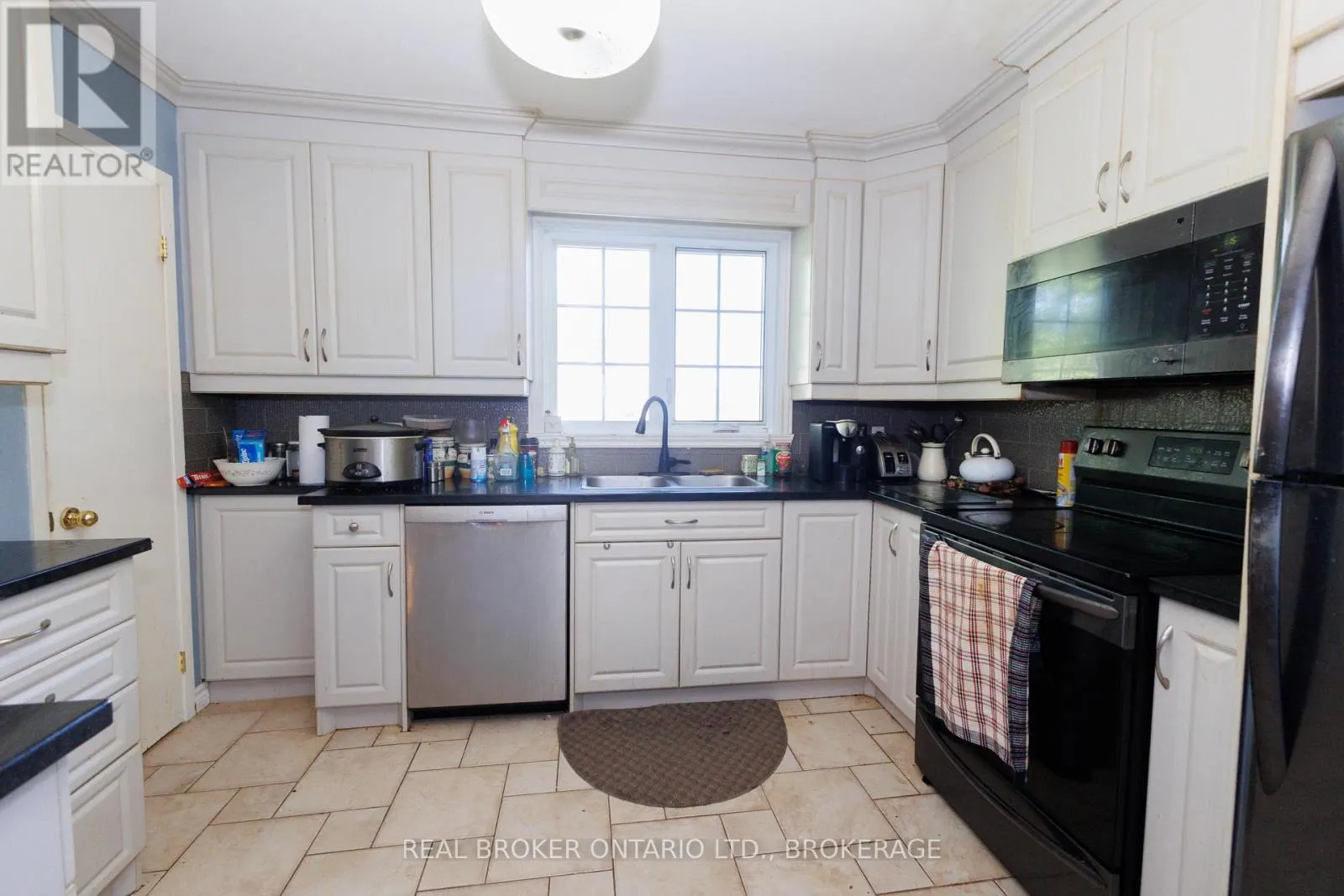 76 KINCARDINE STREET W
