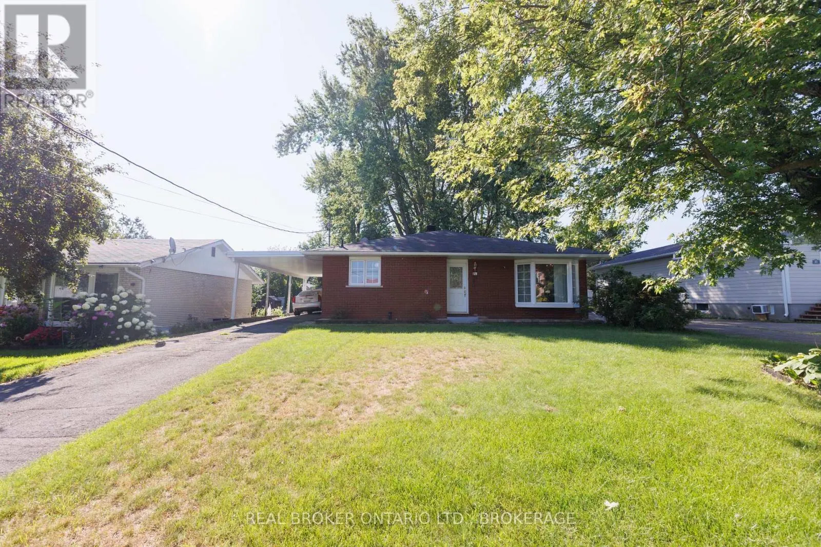 76 KINCARDINE STREET W