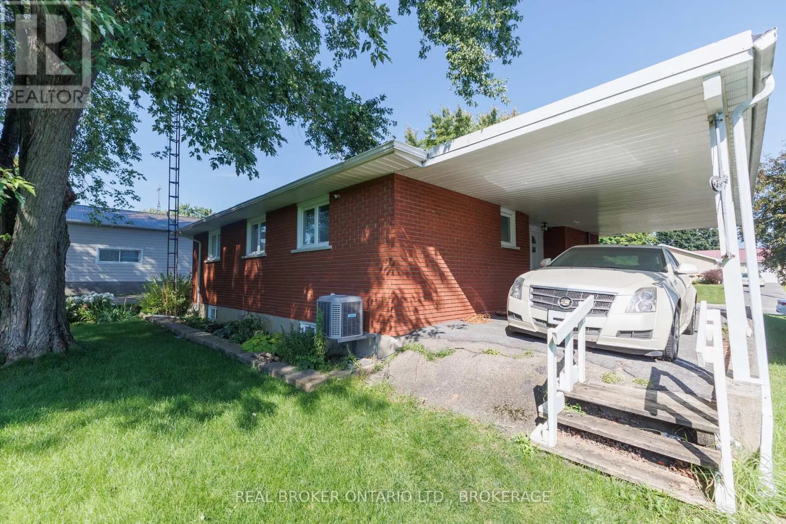 76 KINCARDINE STREET W