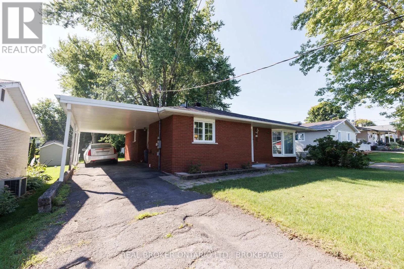 76 KINCARDINE STREET W
