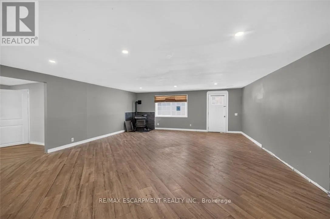 1048 LAKESHORE ROAD
