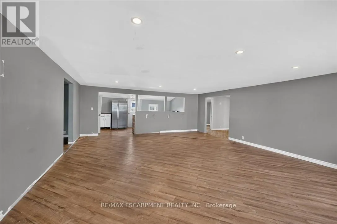 1048 LAKESHORE ROAD