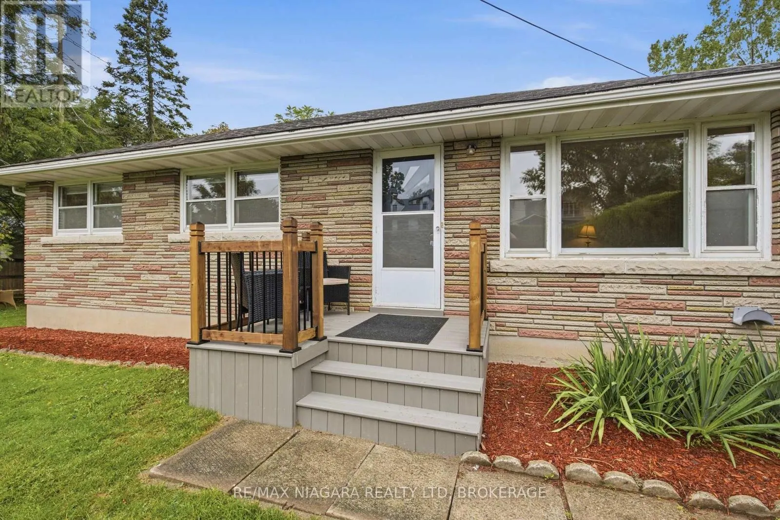 557 MISSISSAGUA STREET