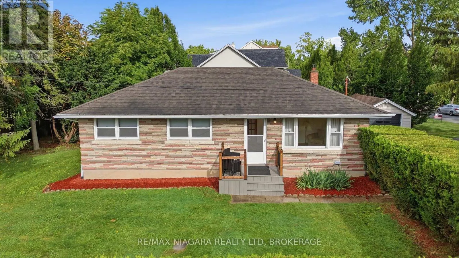557 MISSISSAGUA STREET