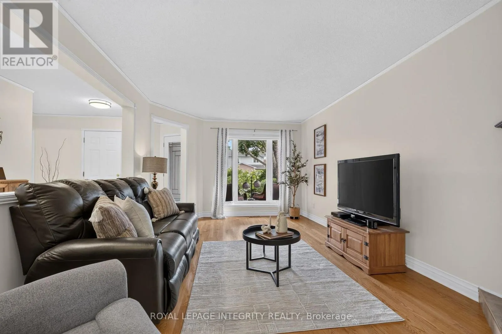 1692 TOULOUSE CRESCENT