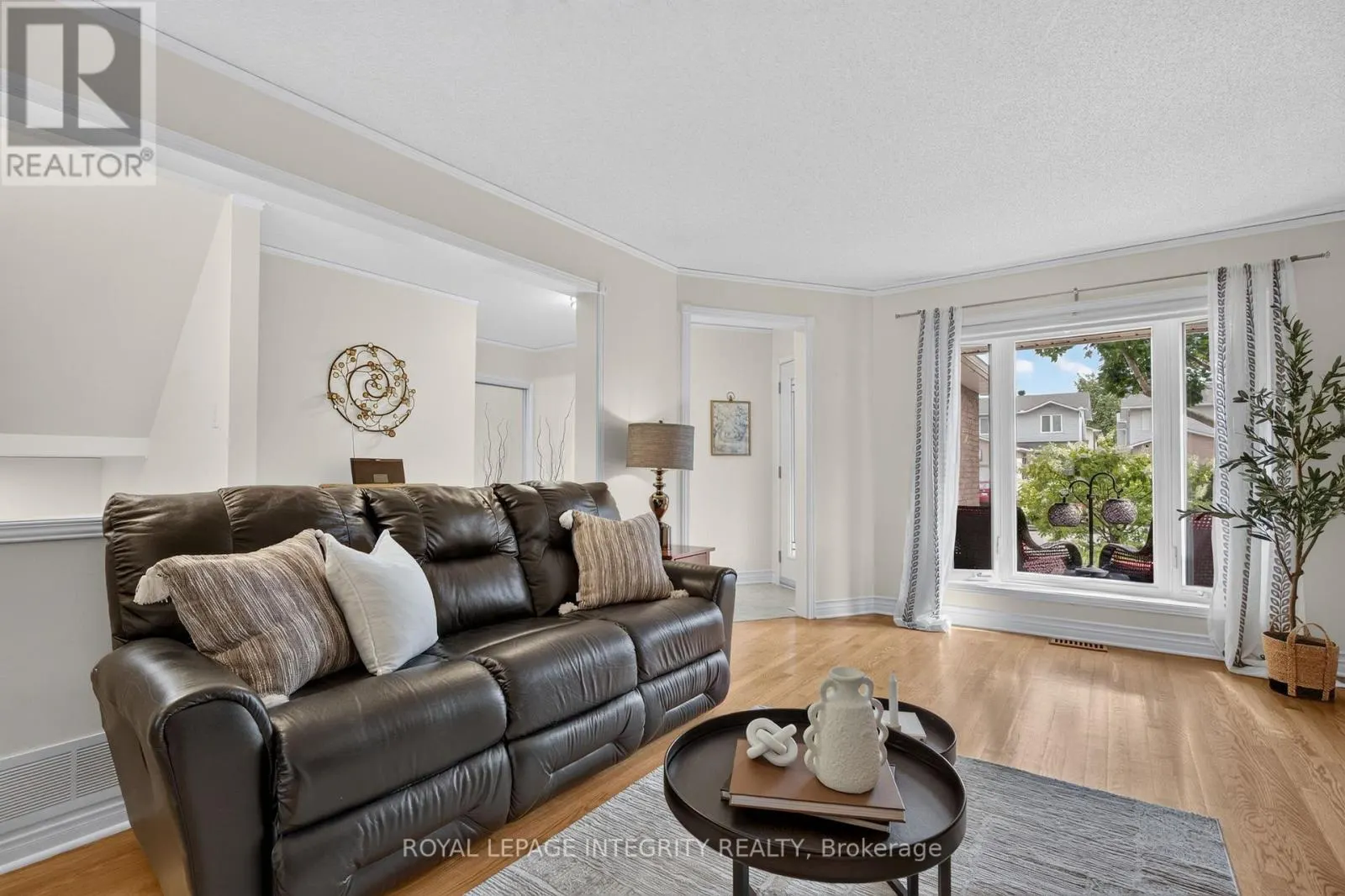 1692 TOULOUSE CRESCENT