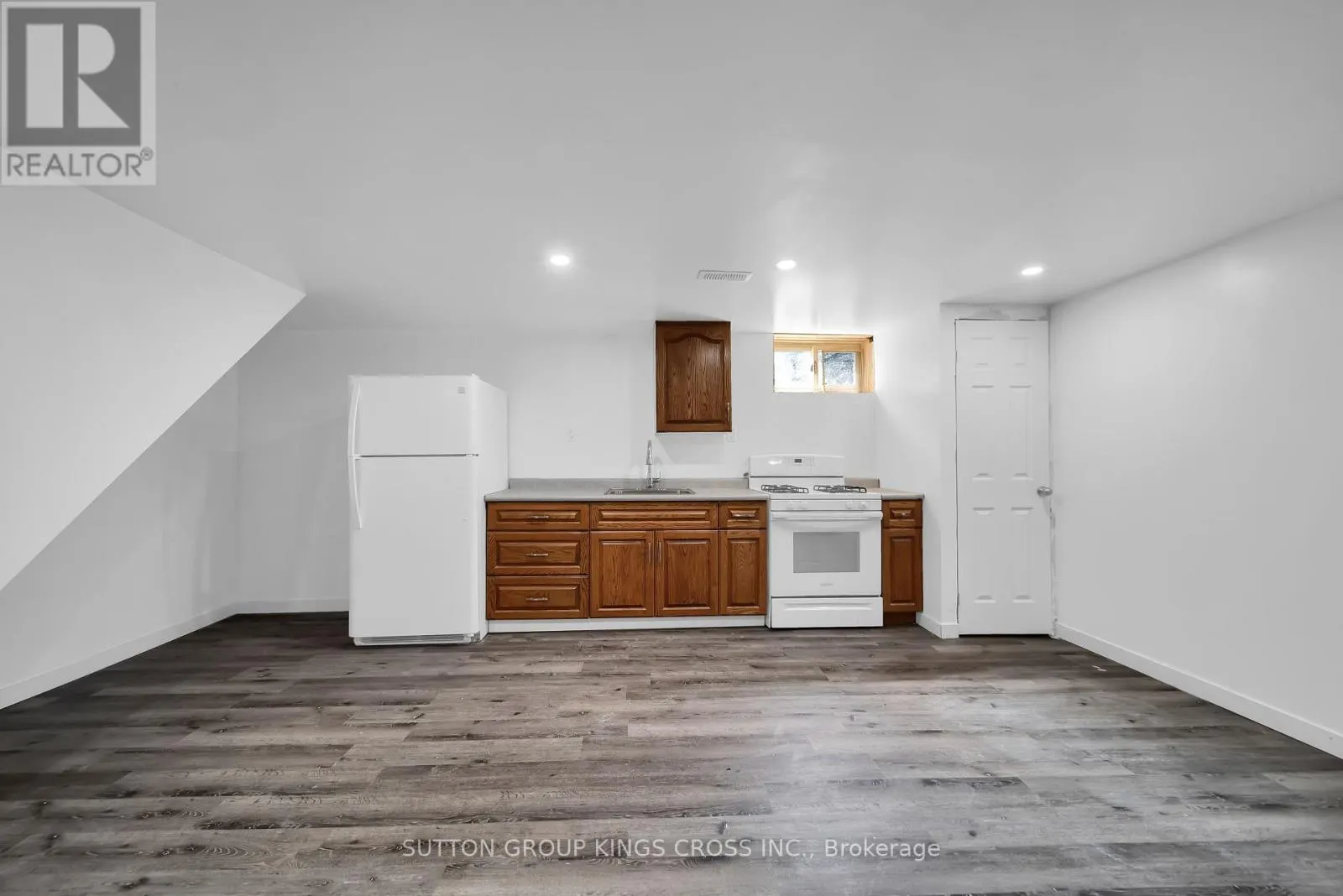 34 HILLCREST AVENUE