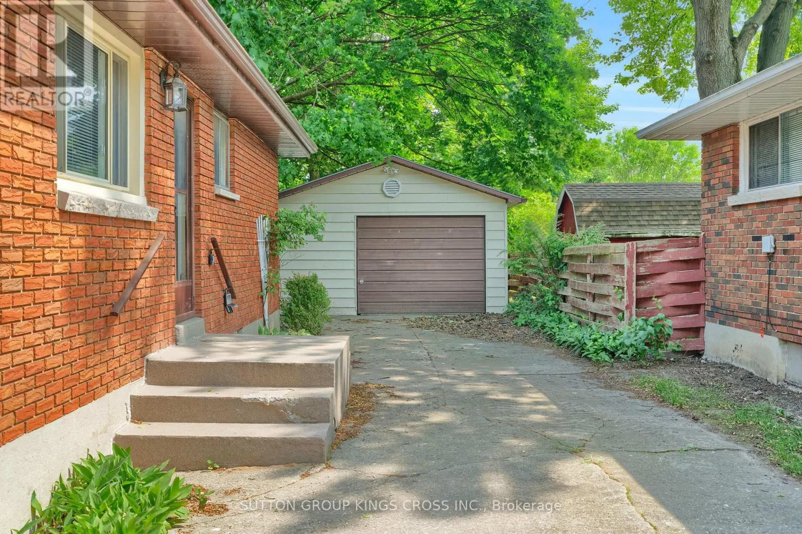 34 HILLCREST AVENUE