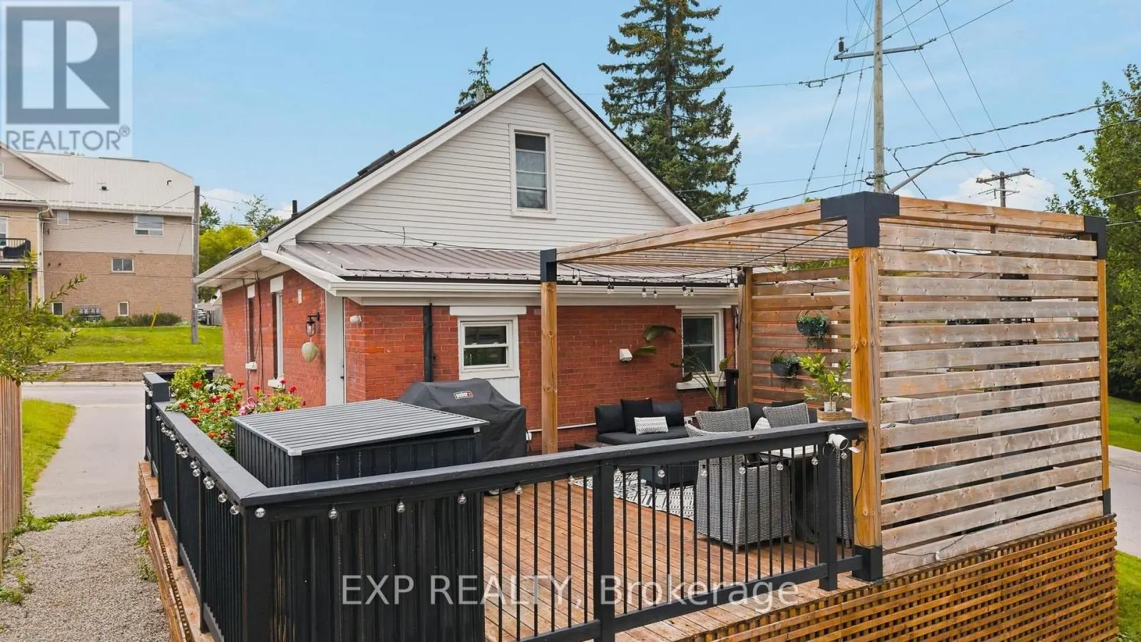 35 ARTHUR STREET N