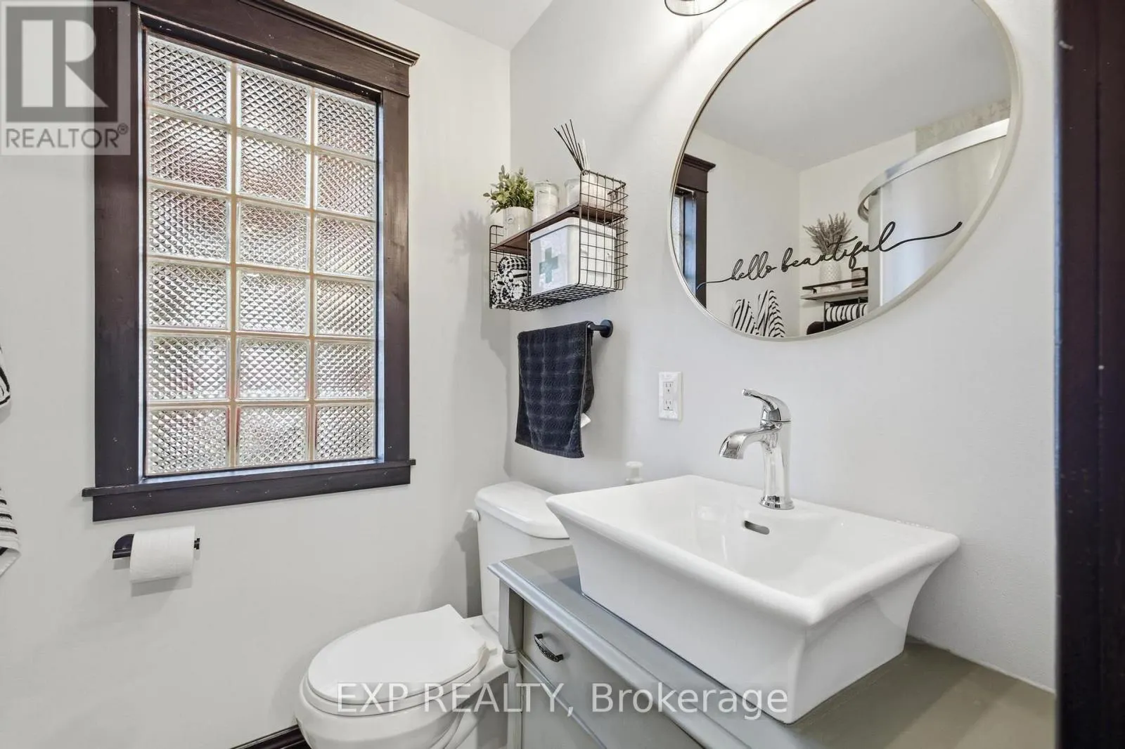 35 ARTHUR STREET N