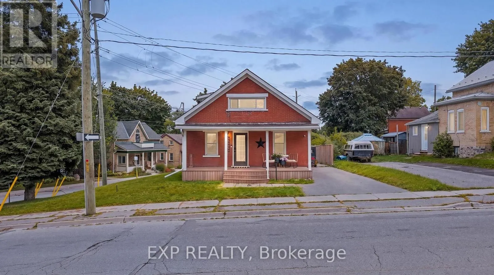 35 ARTHUR STREET N