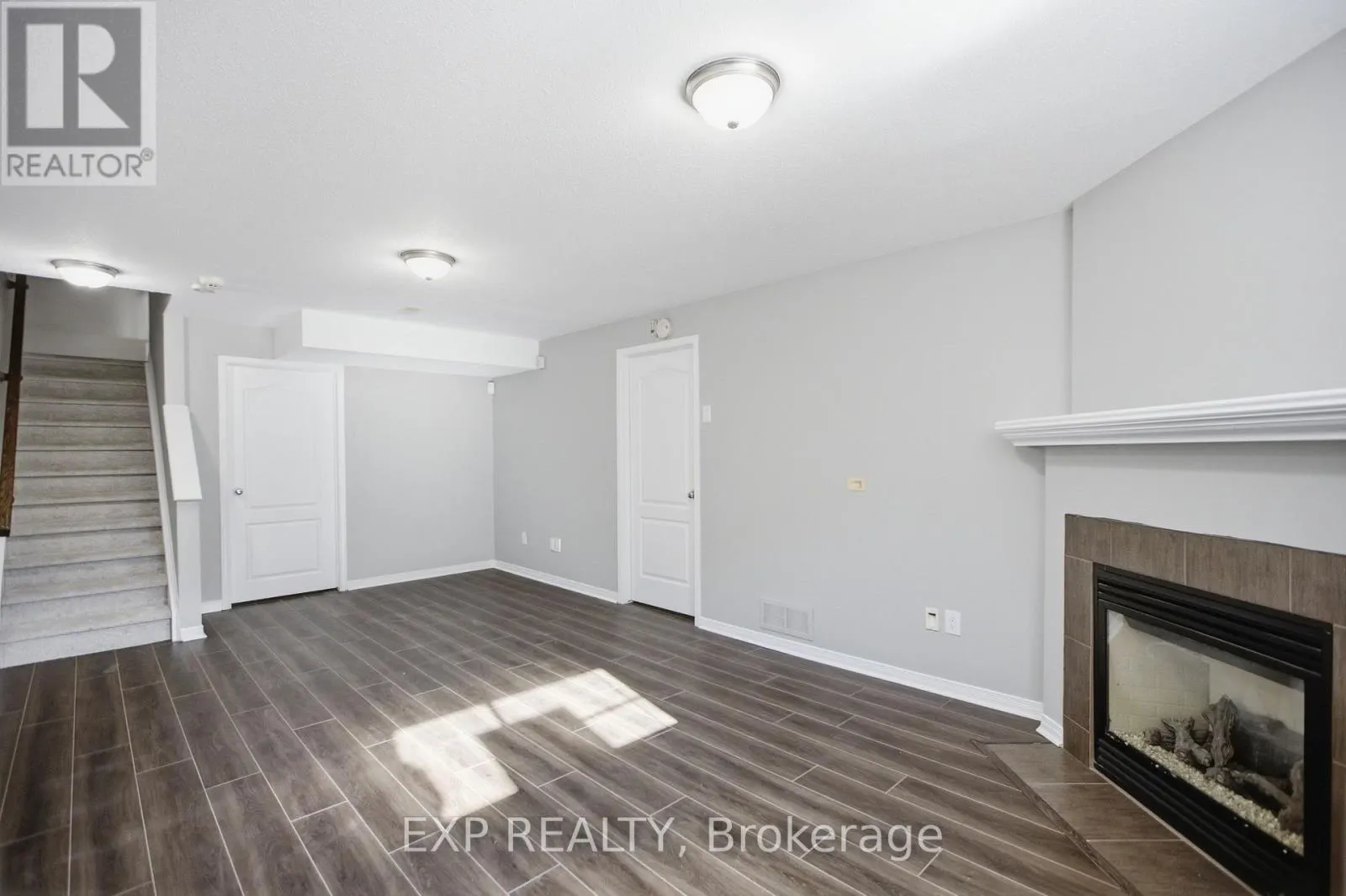 237 EYE BRIGHT CRESCENT