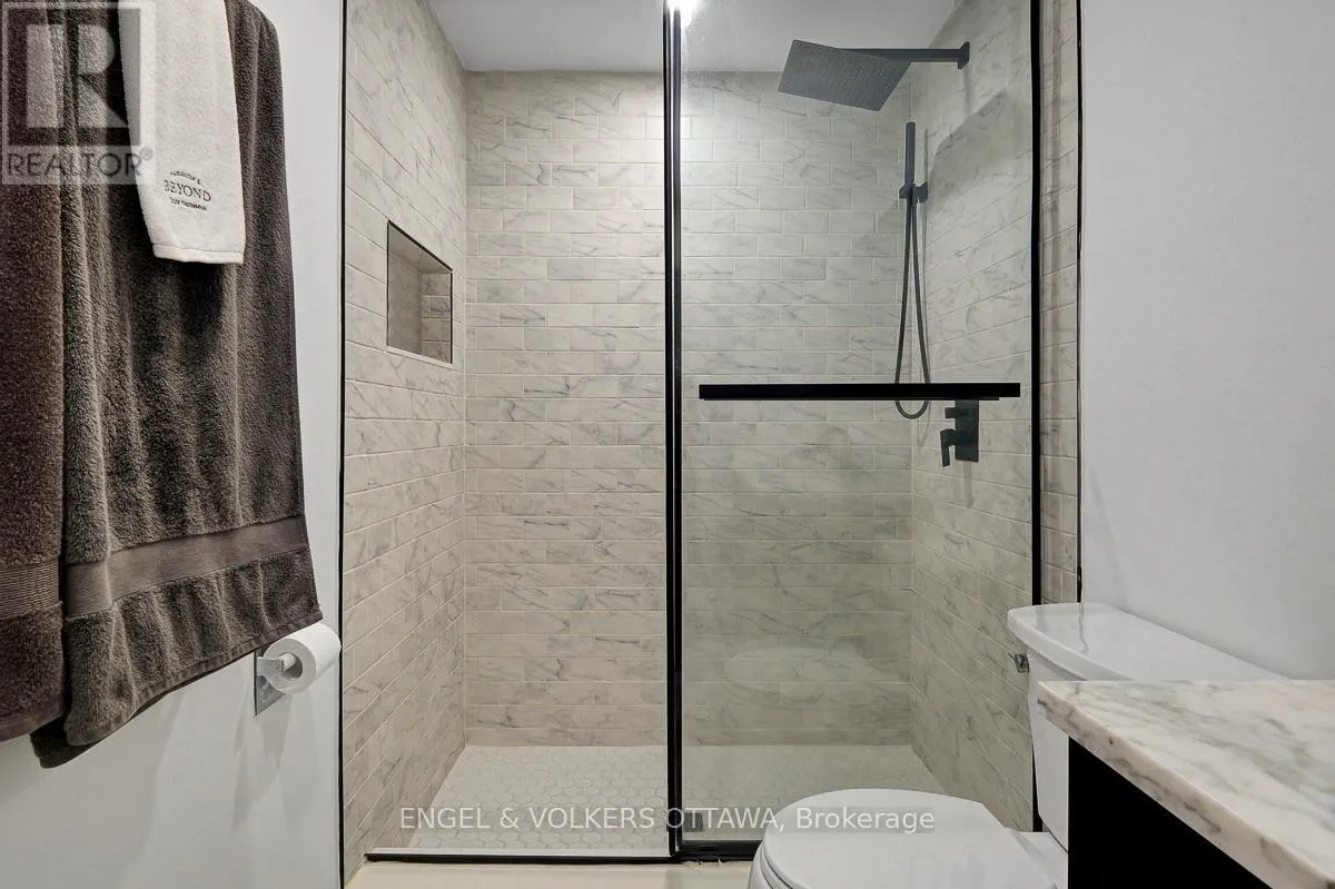 381 VERDON PRIVATE