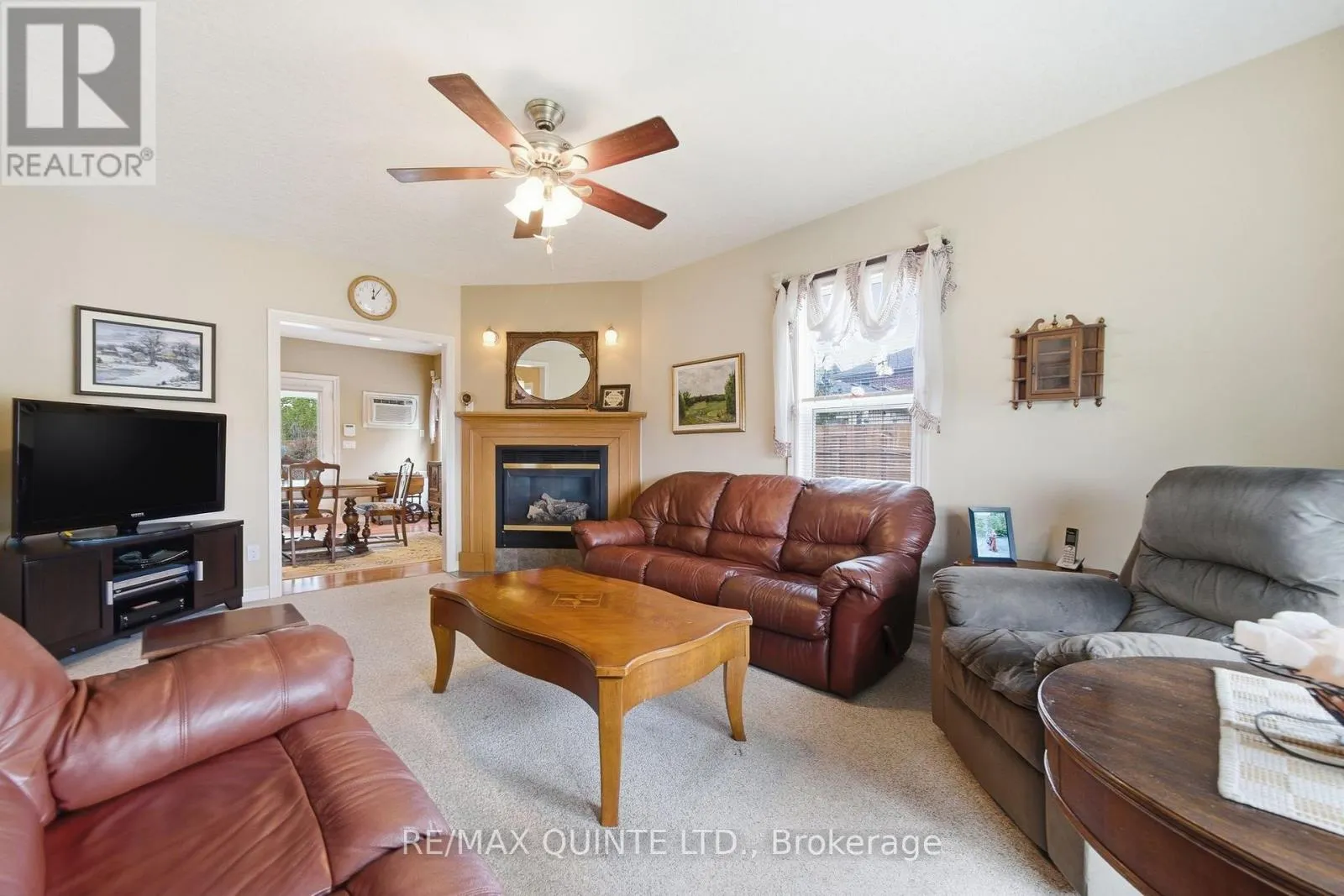 94 DUNDAS STREET E