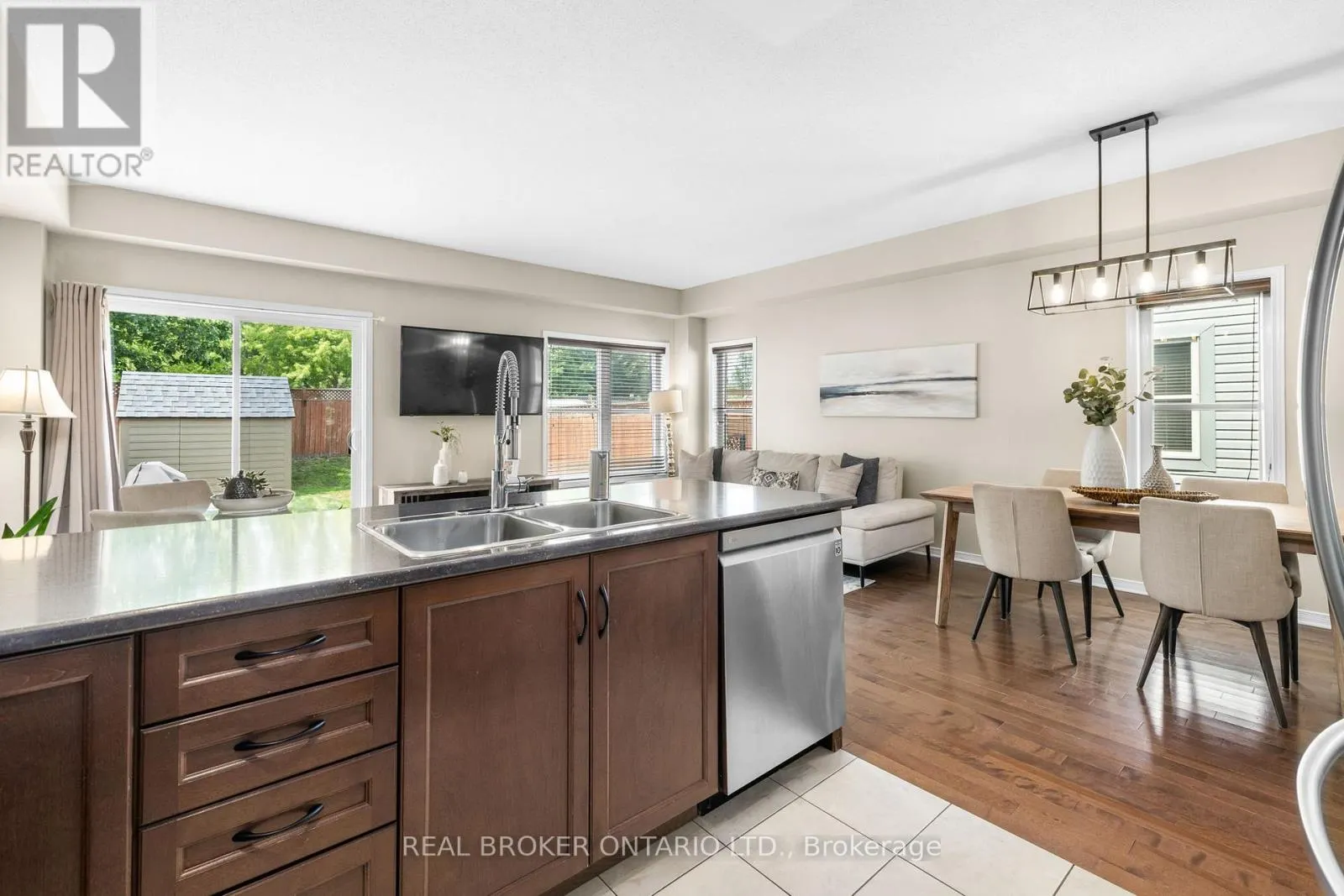 24 HACKBERRY TRAIL