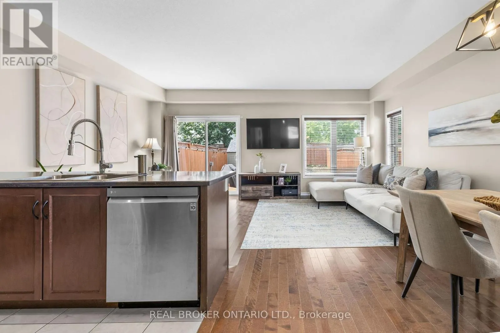 24 HACKBERRY TRAIL
