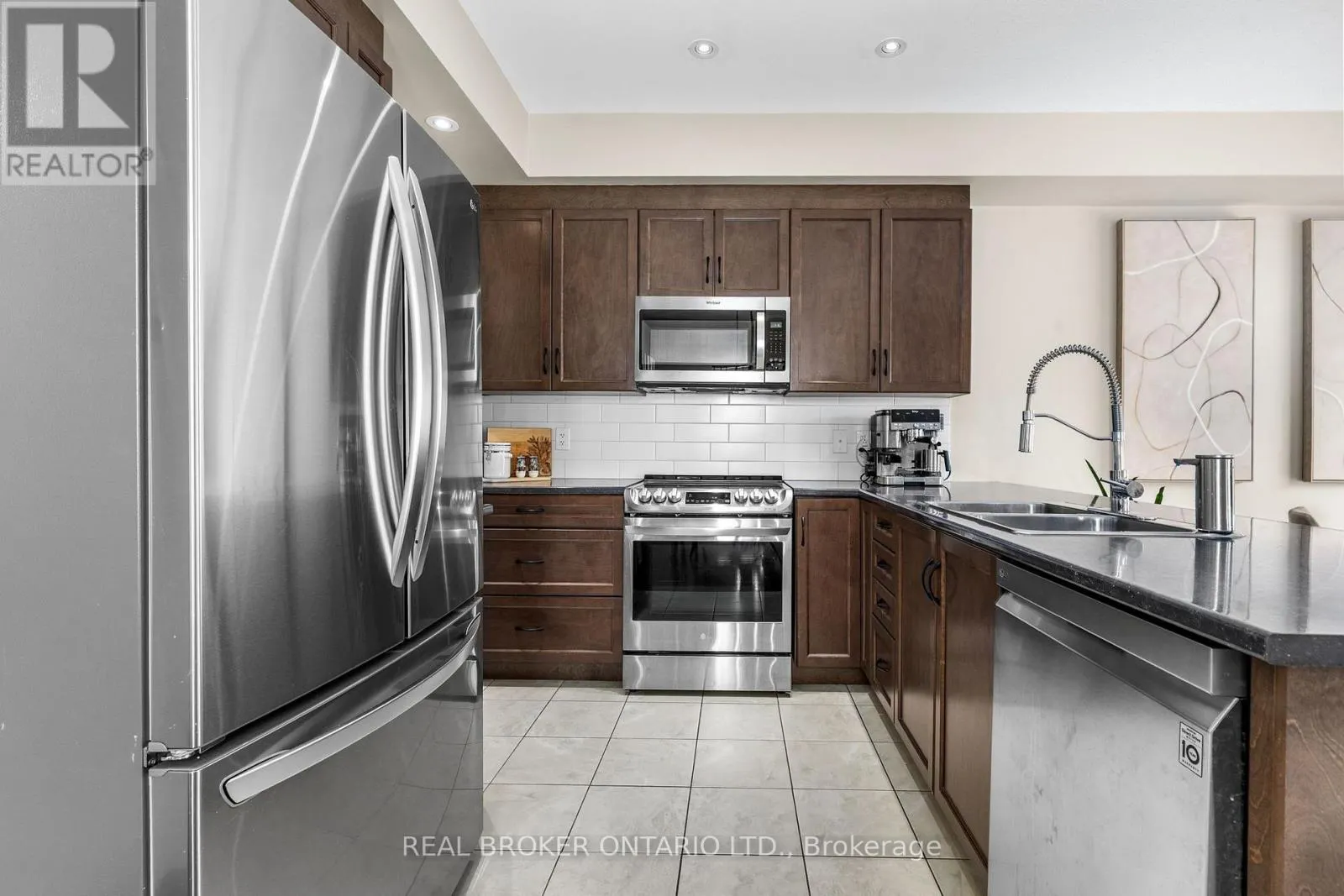 24 HACKBERRY TRAIL
