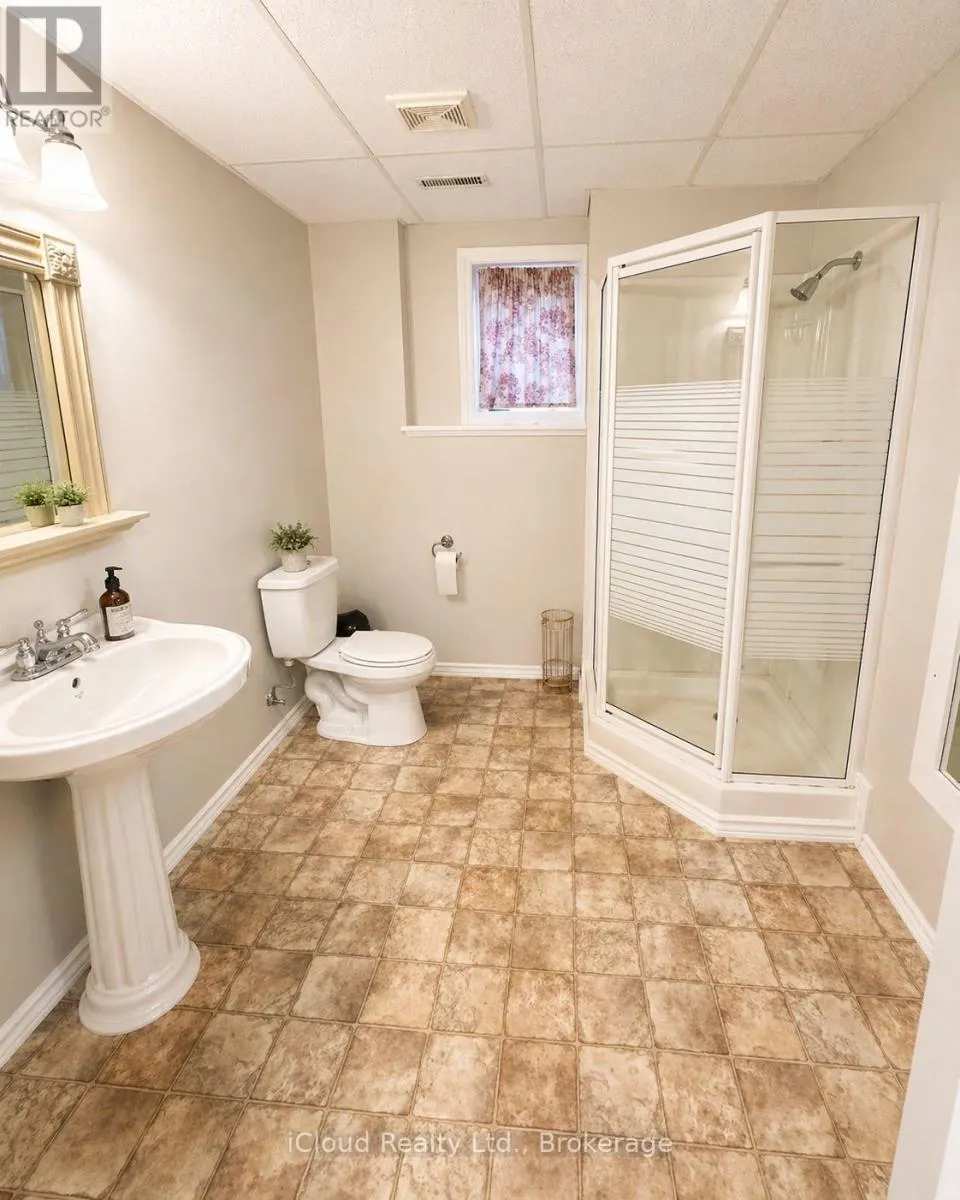 86 GLENDALE DRIVE E