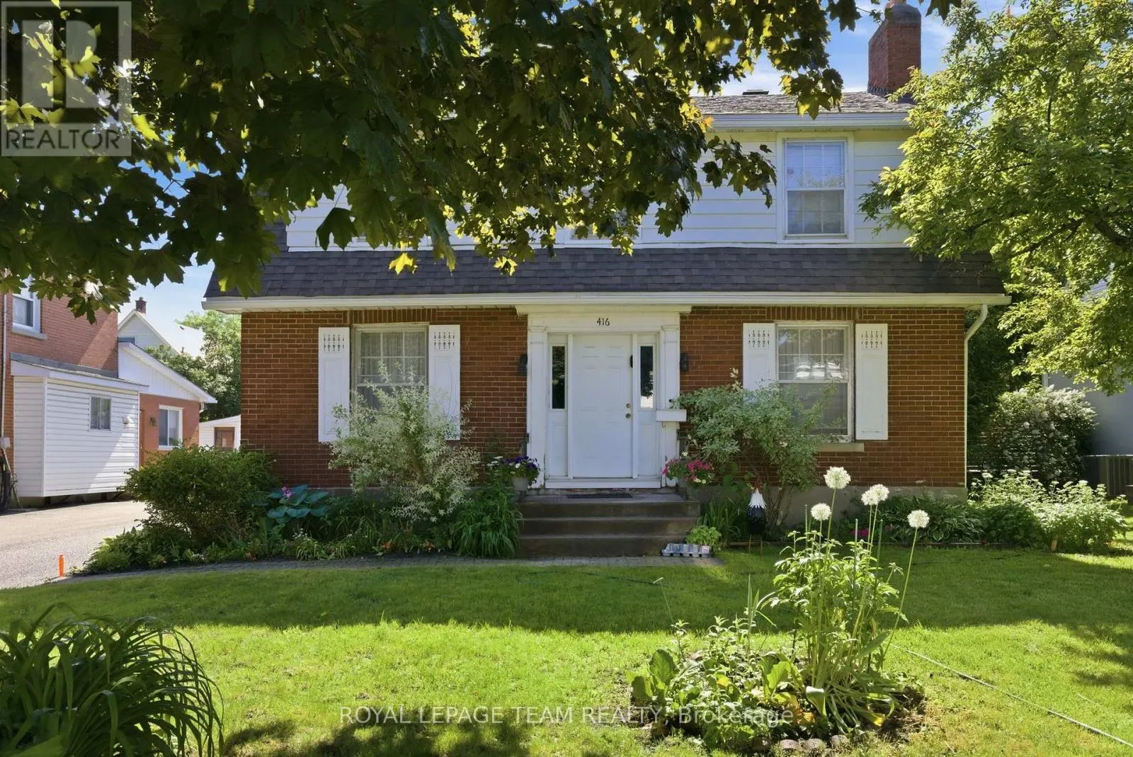 416 TWEEDSMUIR AVENUE