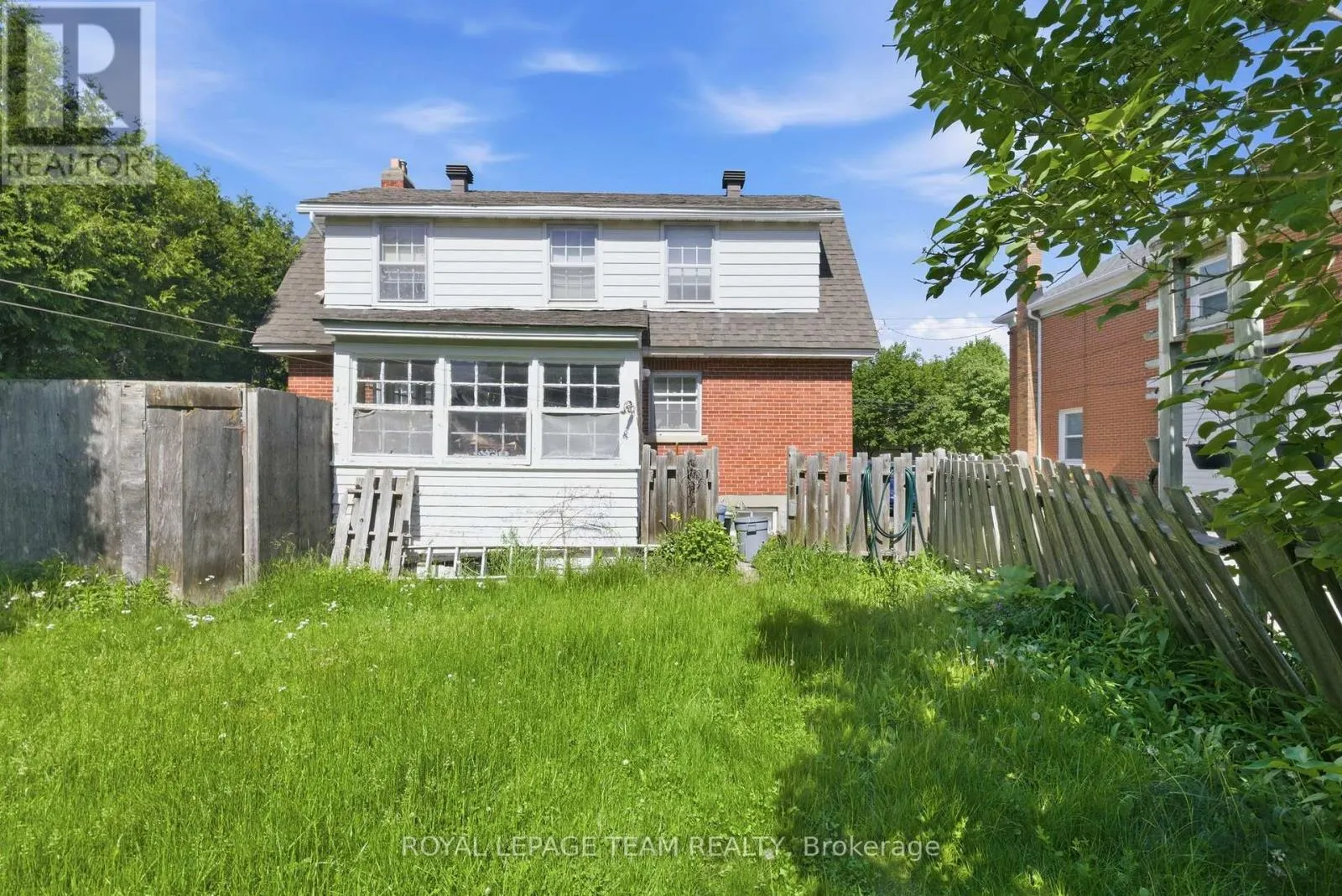 416 TWEEDSMUIR AVENUE