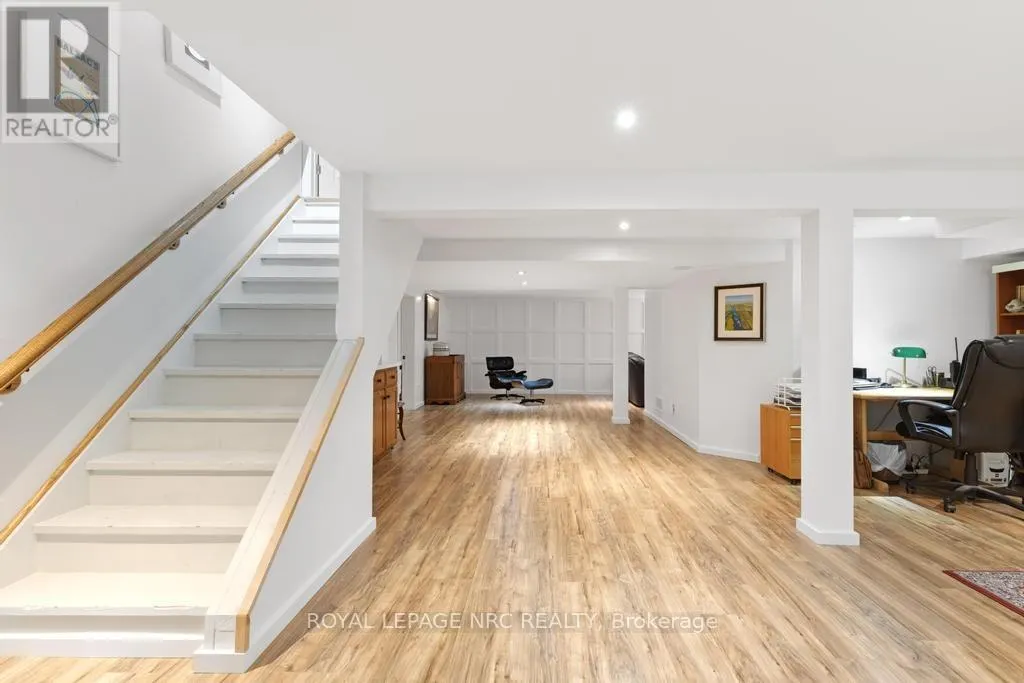 7 CHRISTOPHER STREET