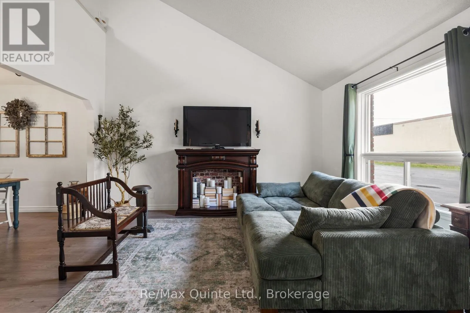 5 - 45 PRINCE EDWARD STREET #5