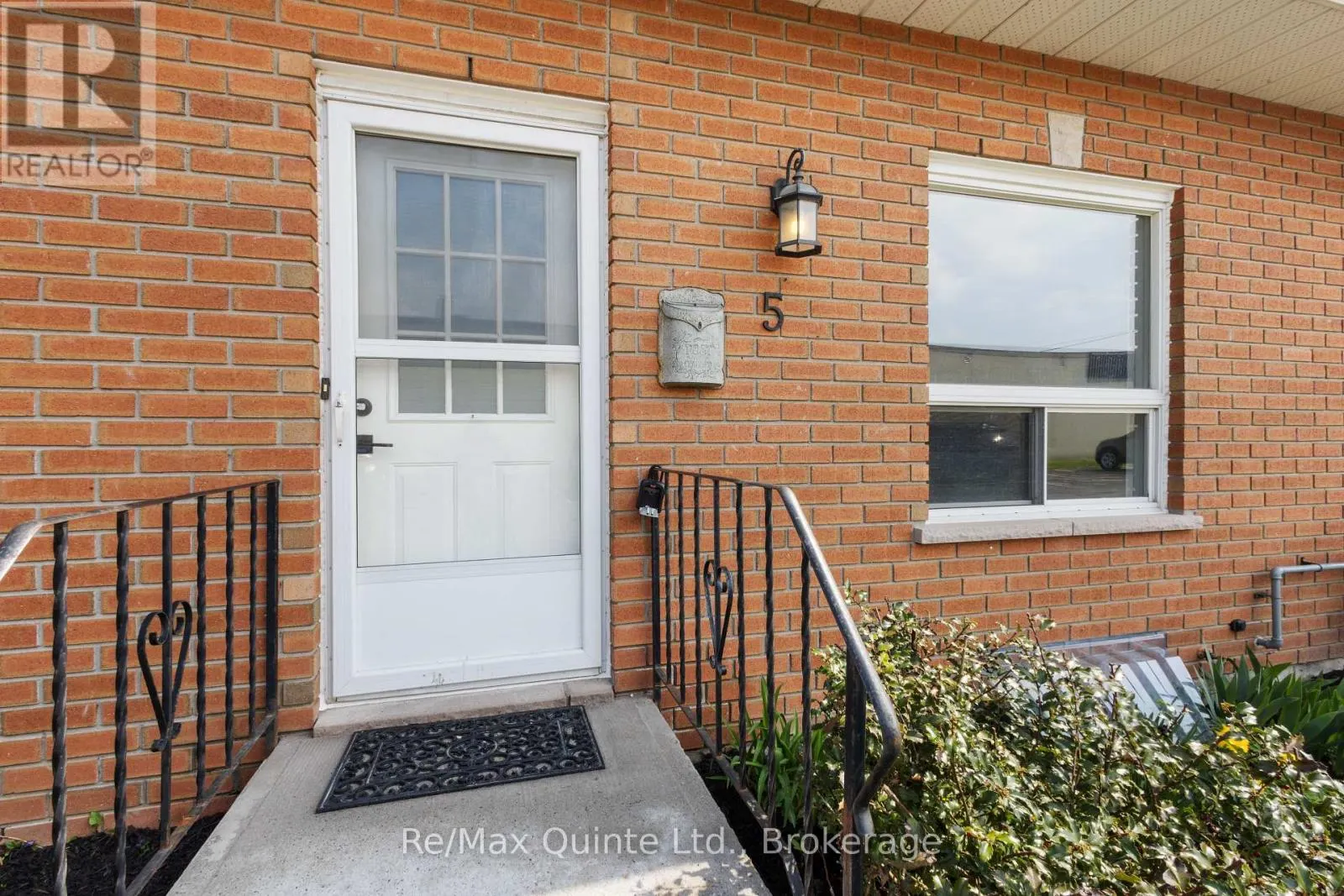 5 - 45 PRINCE EDWARD STREET #5