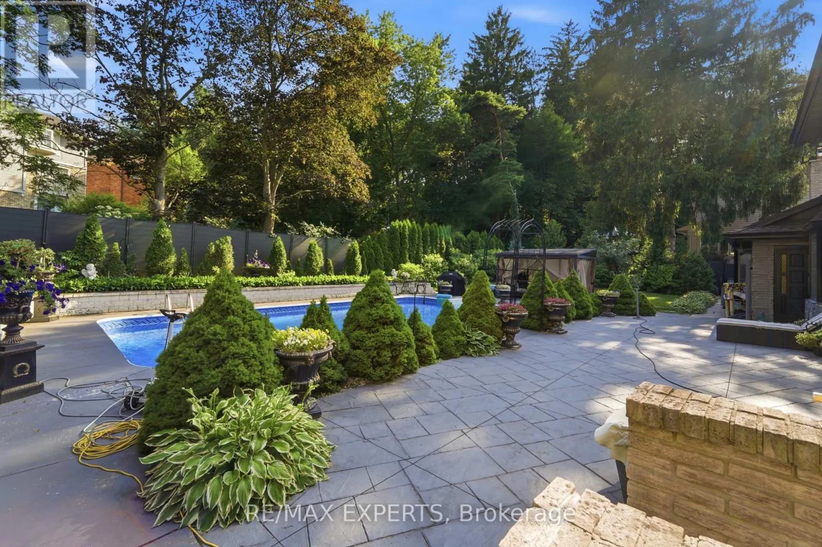 28 STONEGATE DRIVE