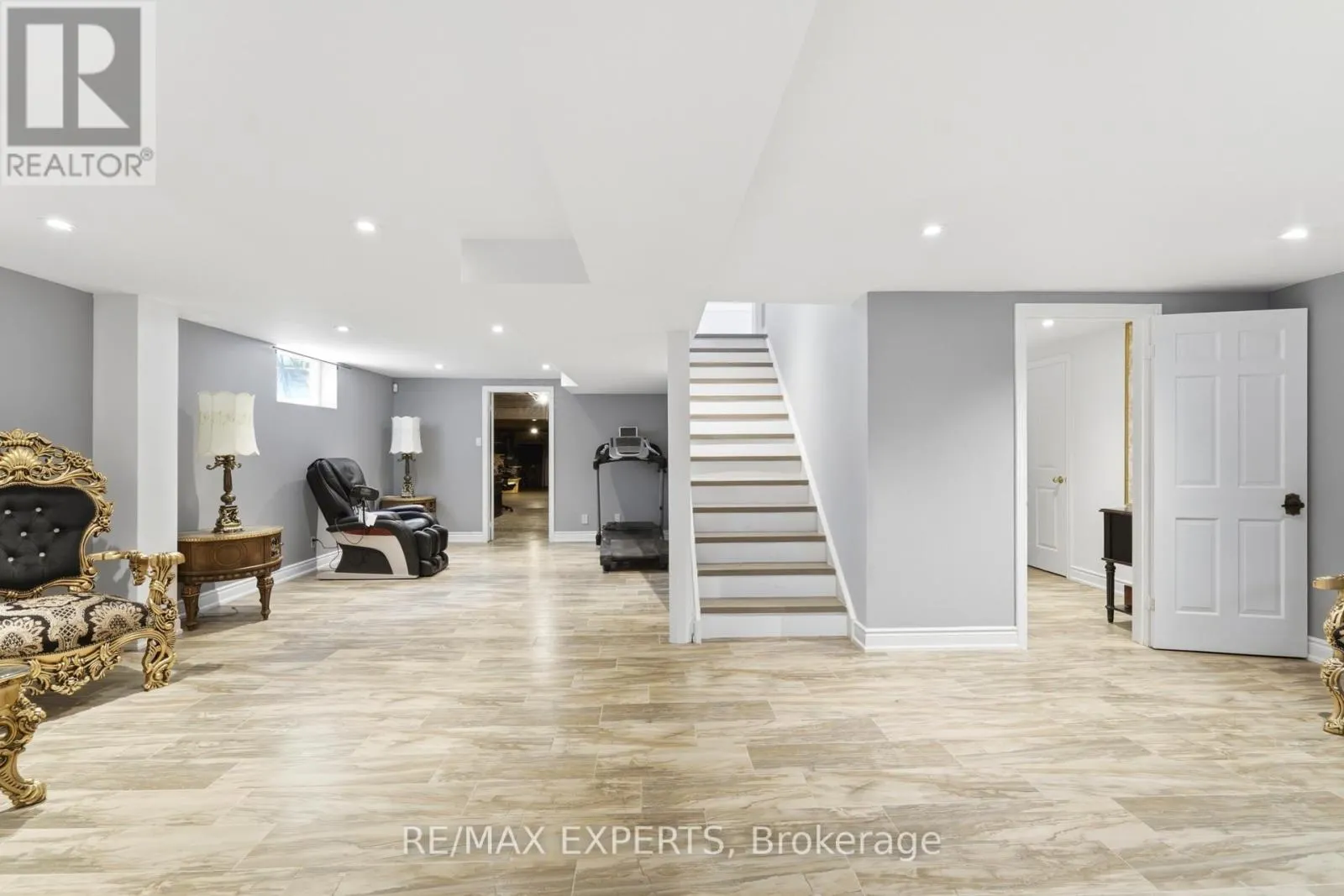 28 STONEGATE DRIVE