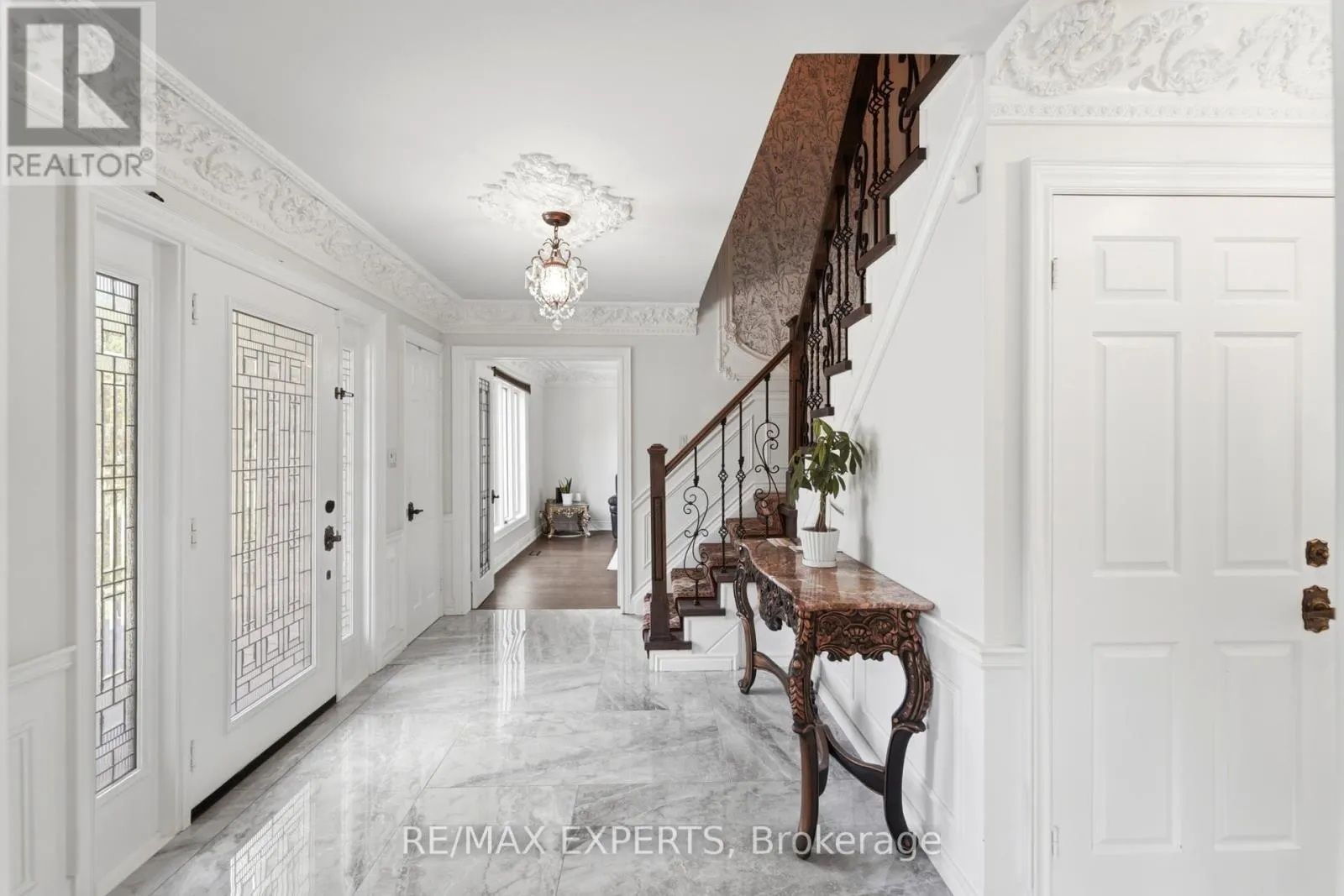 28 STONEGATE DRIVE