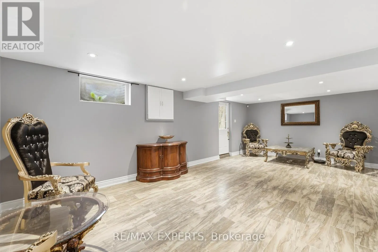 28 STONEGATE DRIVE