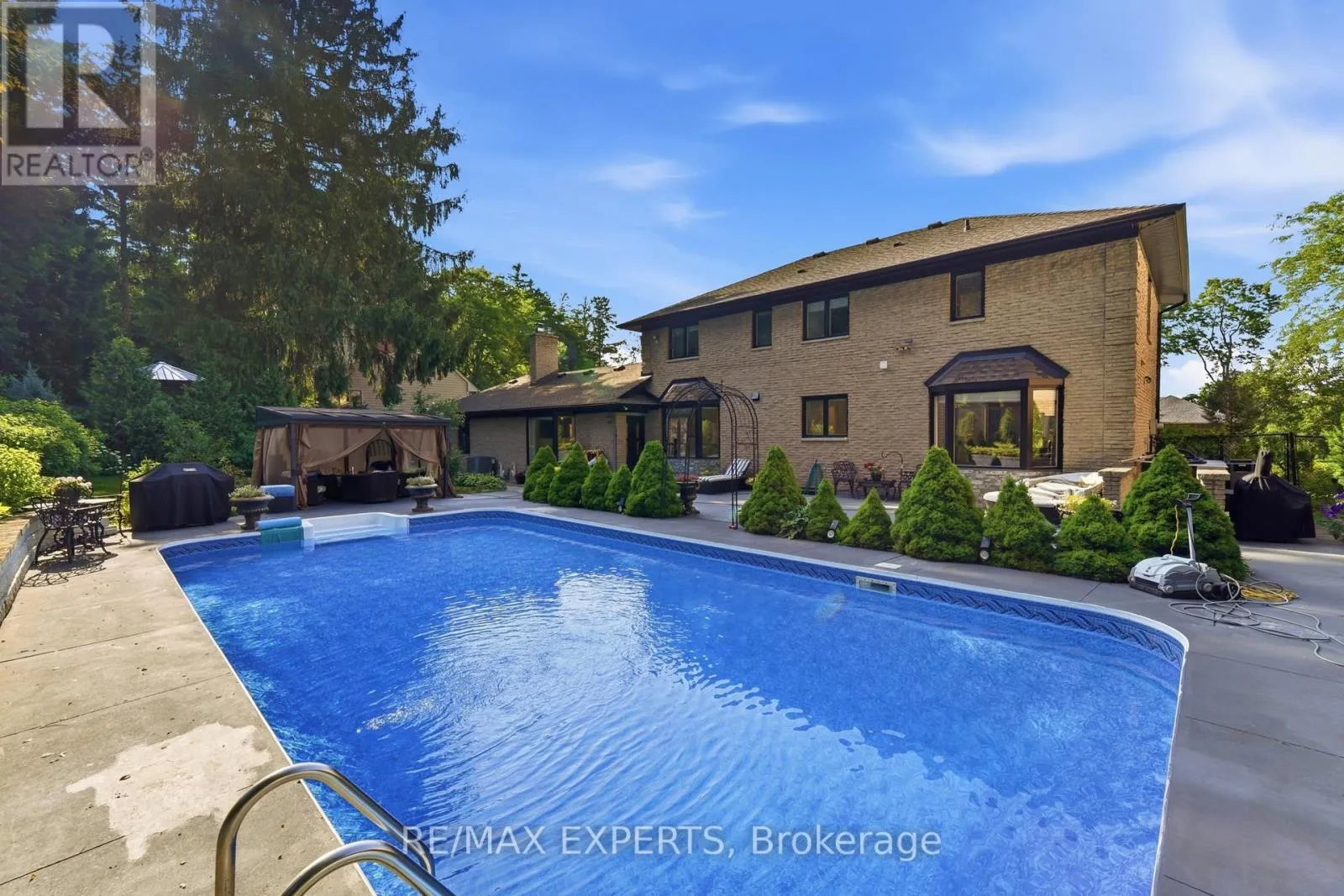 28 STONEGATE DRIVE