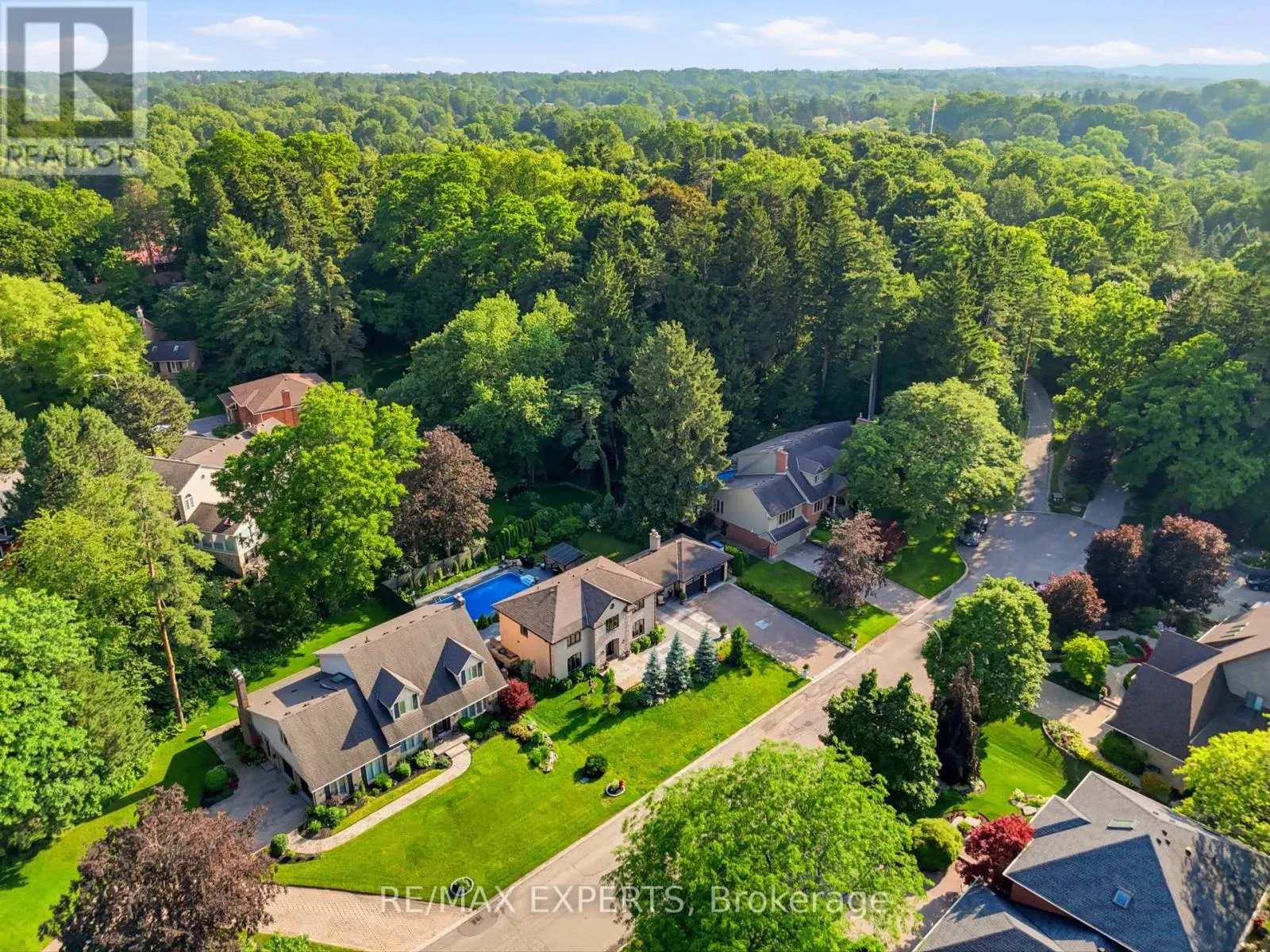 28 STONEGATE DRIVE