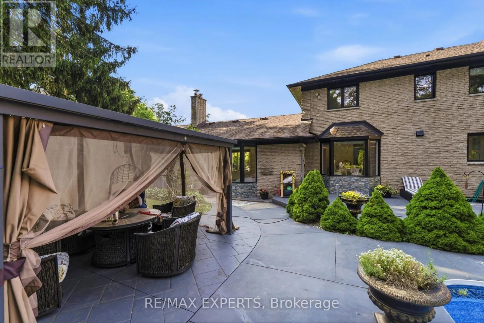 28 STONEGATE DRIVE