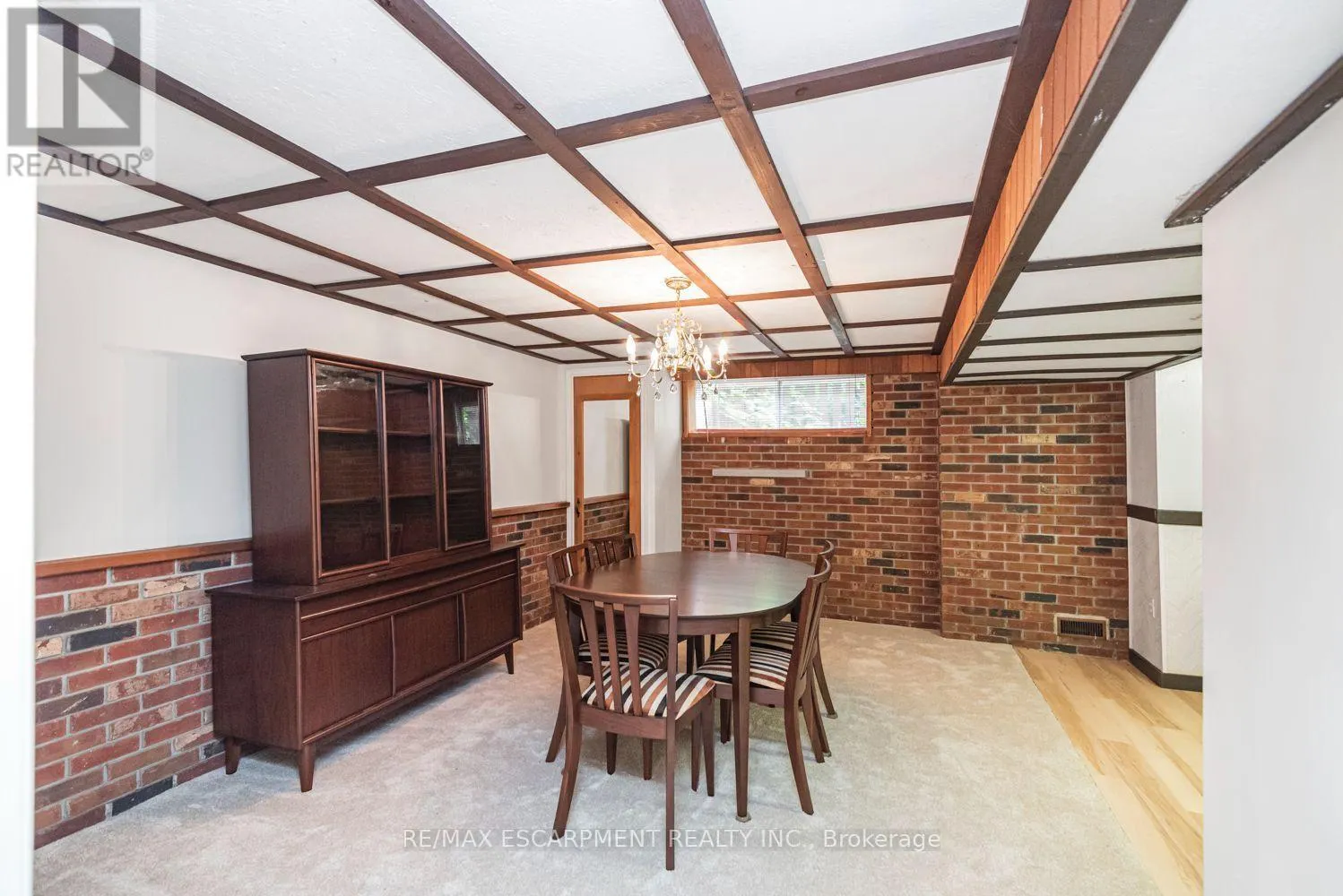 37 LORNE AVENUE