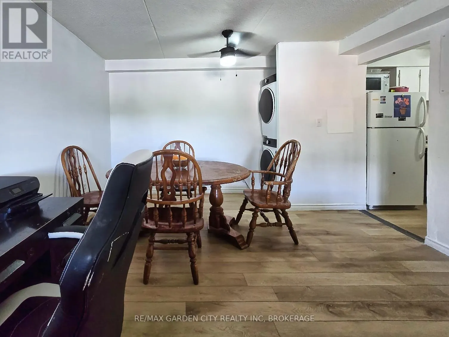 211 - 72 MAIN STREET E #211