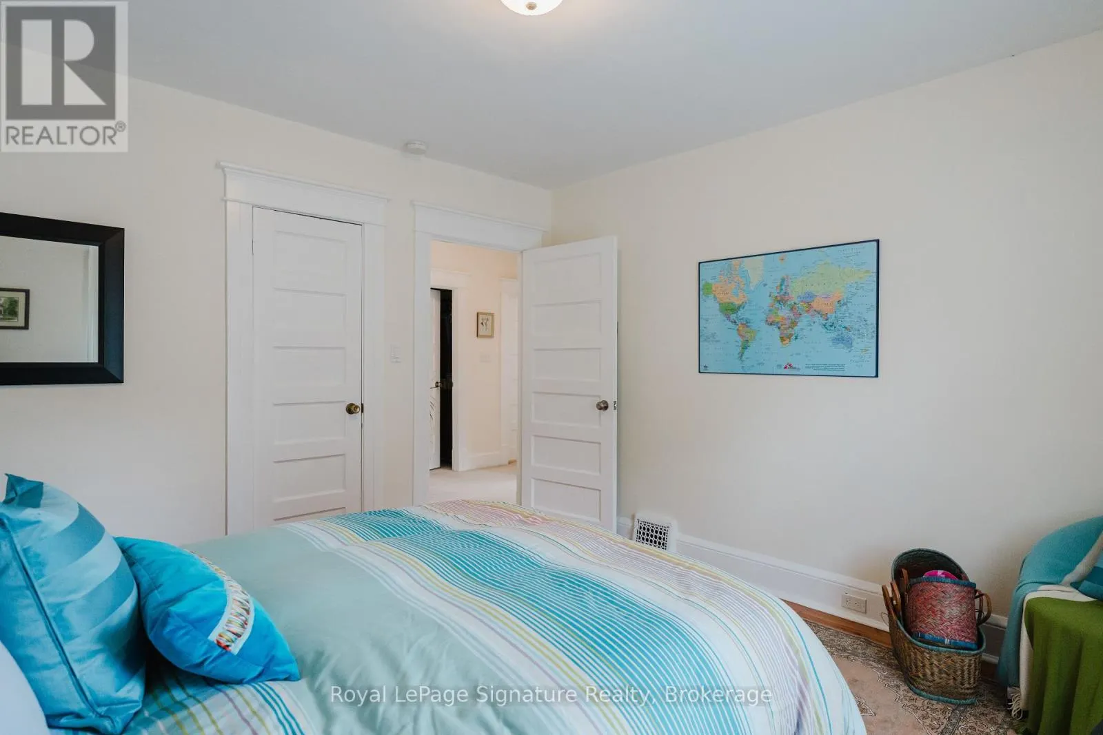 76 TROWBRIDGE STREET W