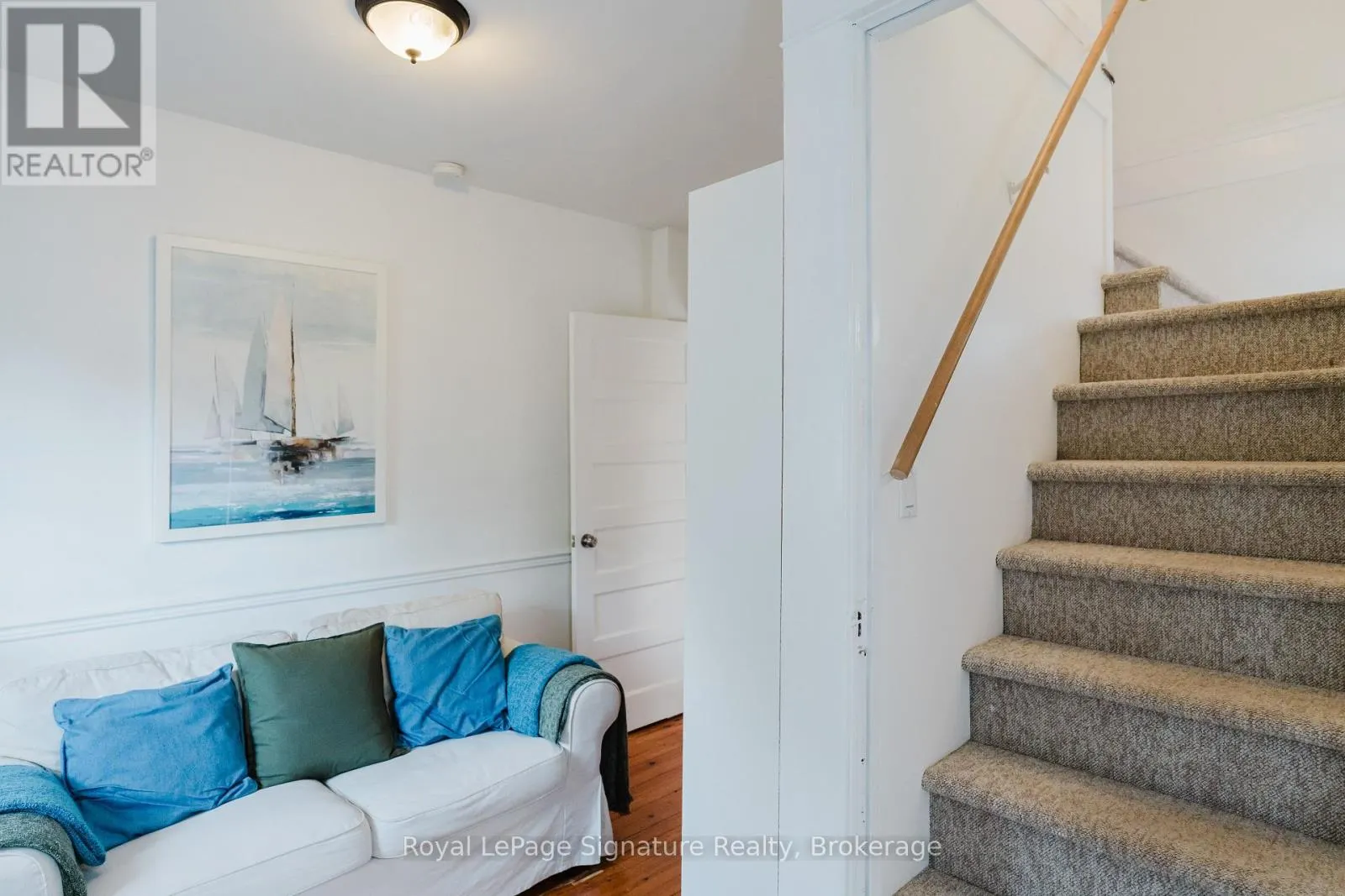 76 TROWBRIDGE STREET W