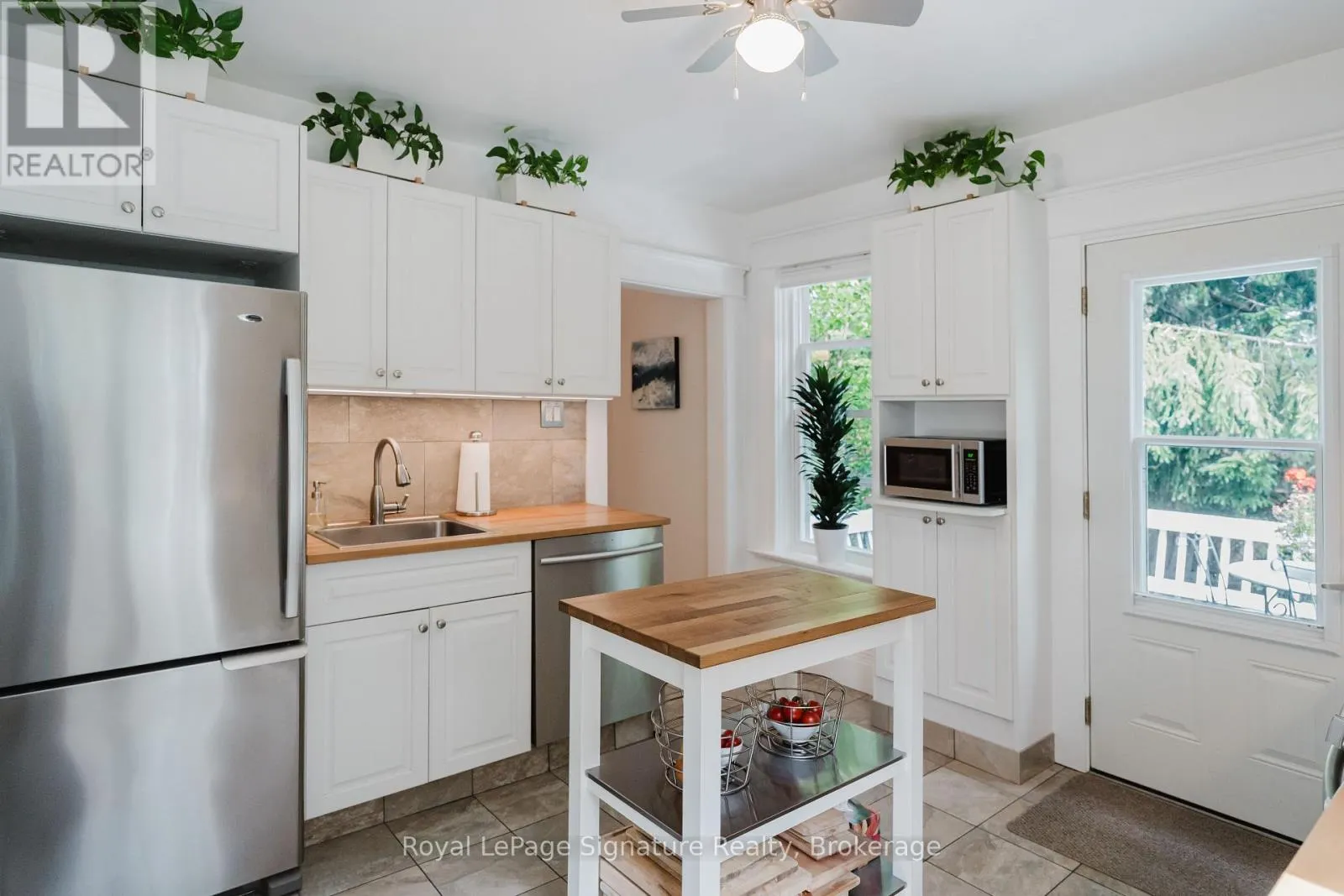 76 TROWBRIDGE STREET W