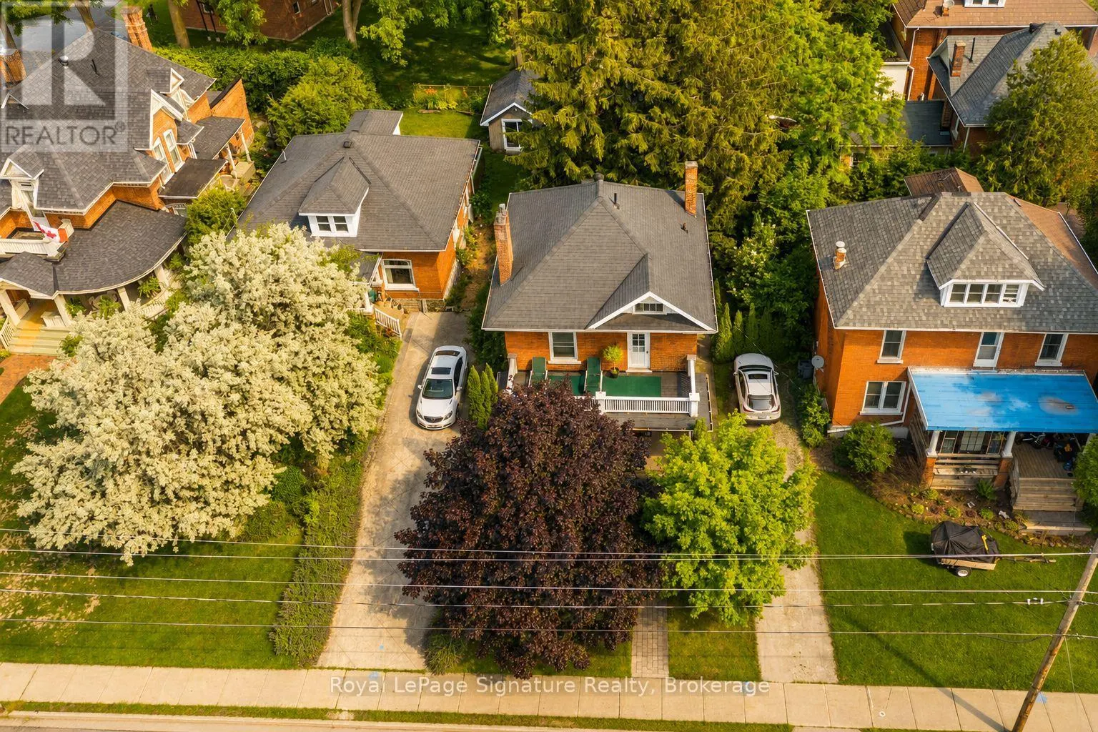 76 TROWBRIDGE STREET W