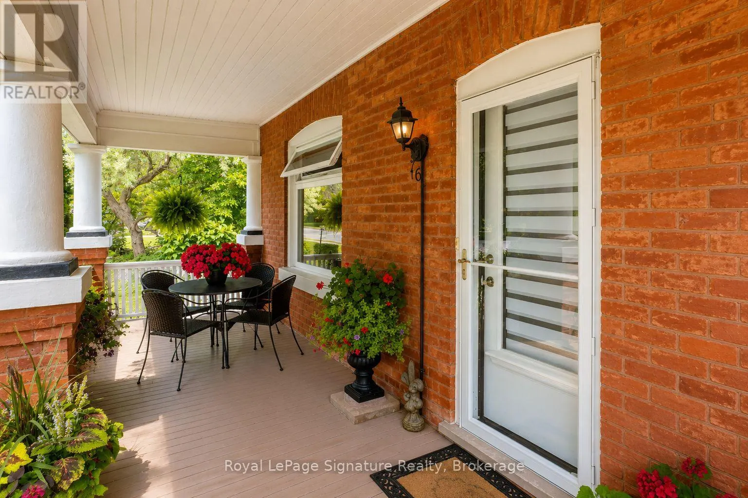 76 TROWBRIDGE STREET W