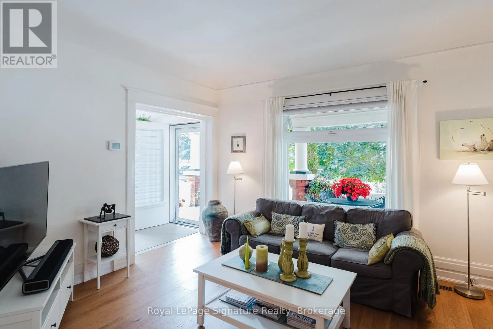 76 TROWBRIDGE STREET W