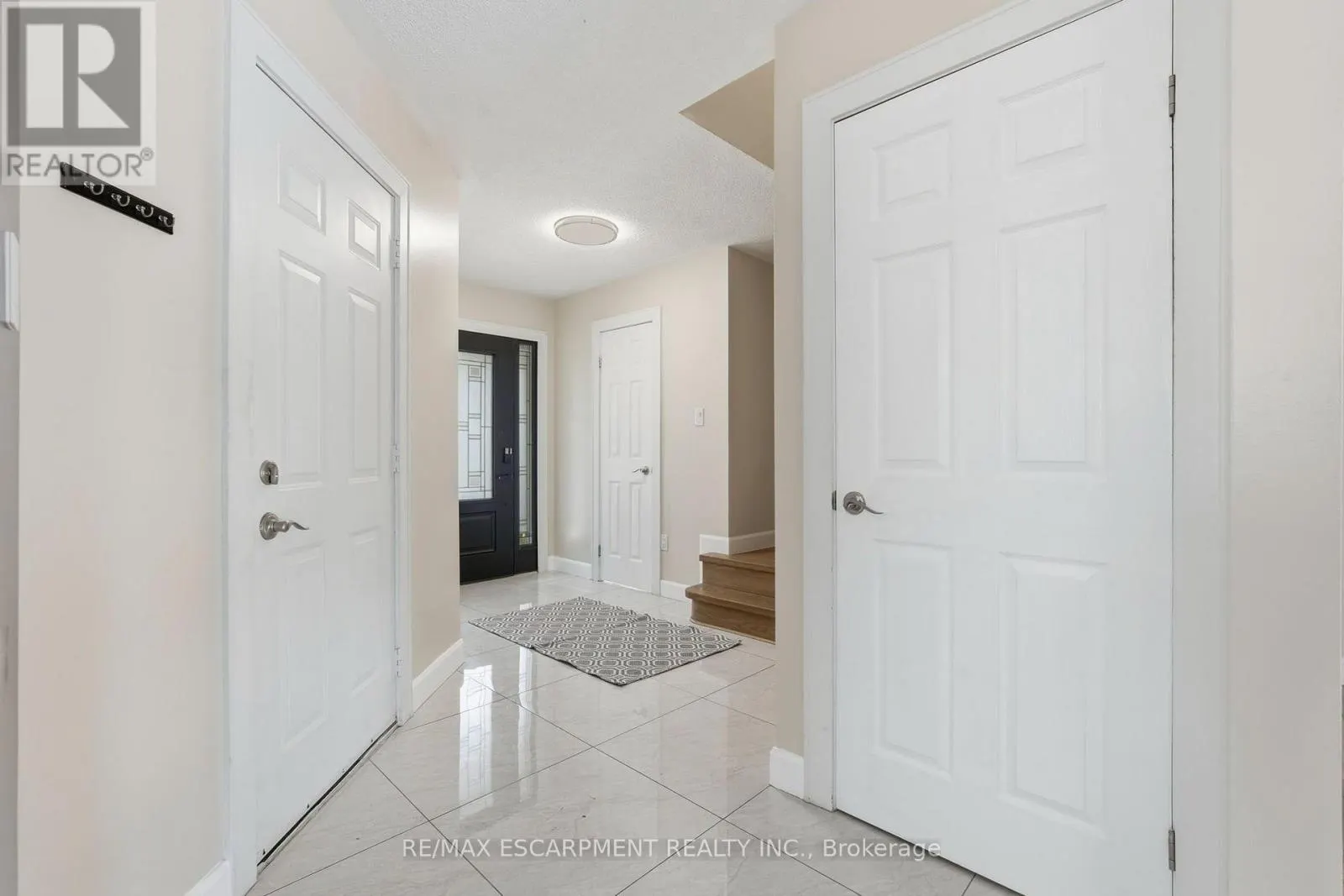 18 SABLE DRIVE
