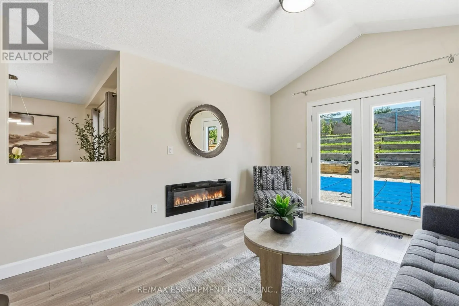 18 SABLE DRIVE