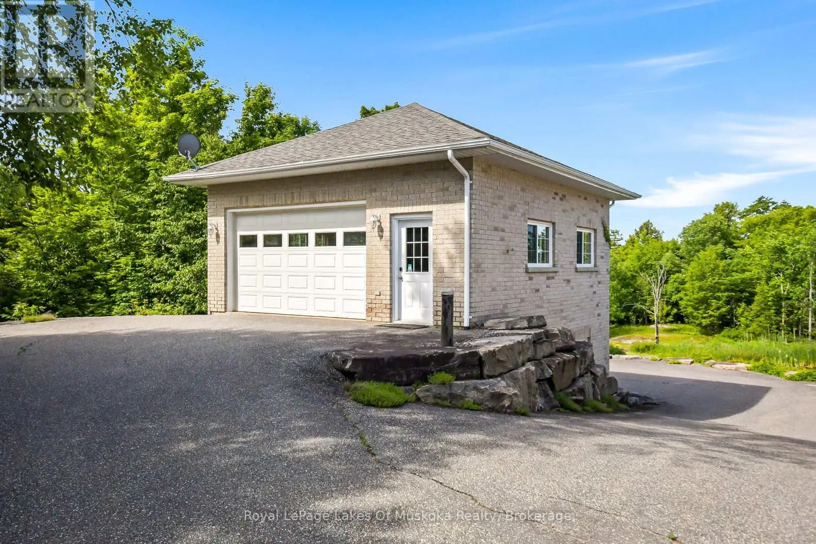 1039 ZISKA ROAD