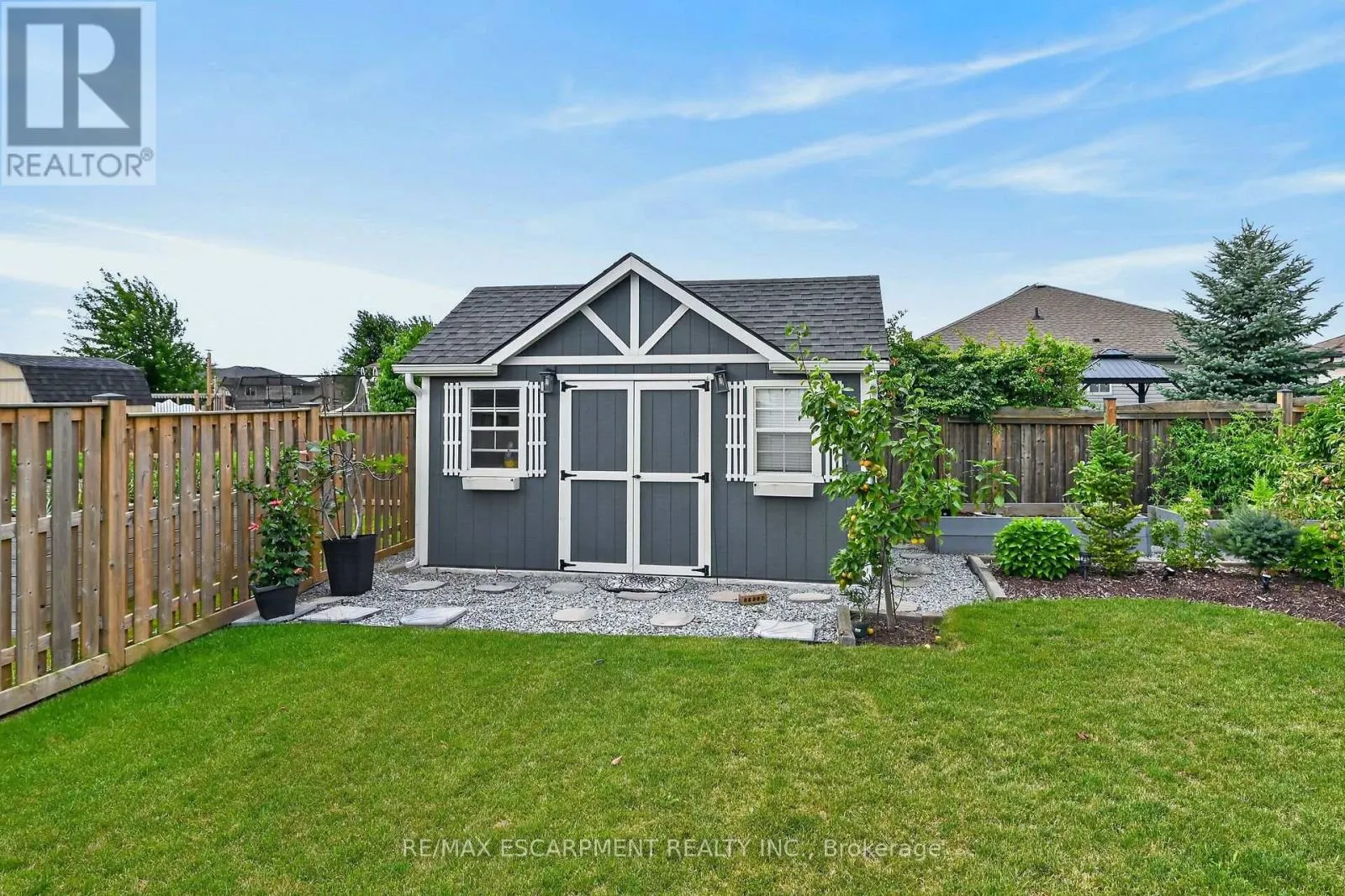 18 LINDA CRESCENT